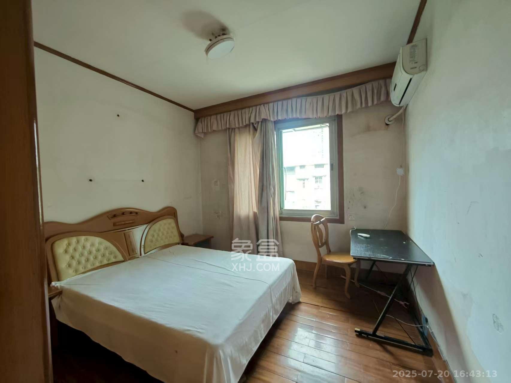 新华园 2室2厅1卫 1500.0元/月 新华园 2室2厅1卫 1500.0元/月室内图