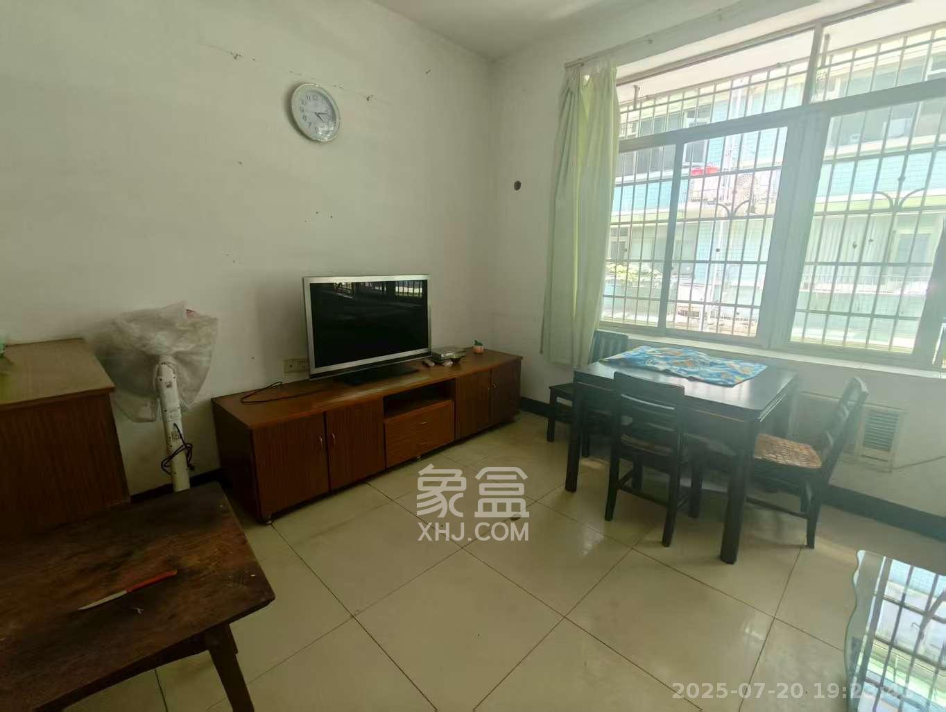 省水院宿舍 3室2厅1卫 2100.0元/月 省水院宿舍 3室2厅1卫 2100.0元/月室内图