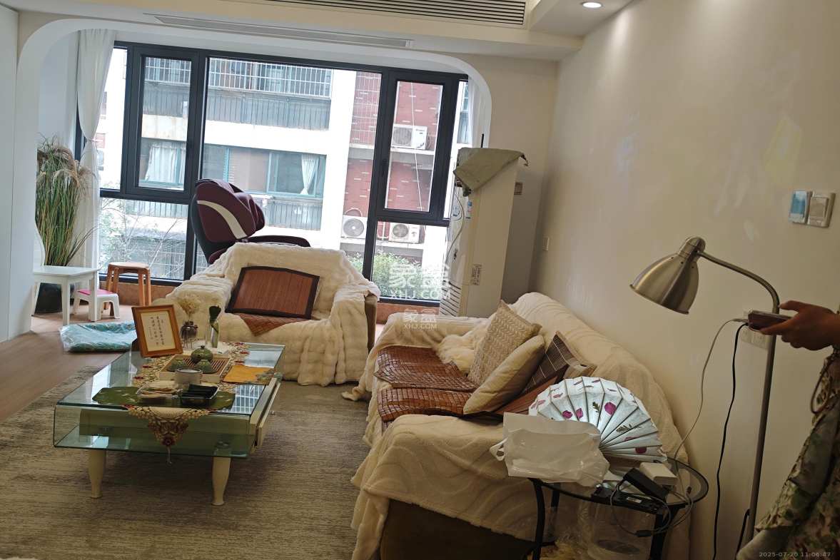 盛世康城  2室2厅1卫    2400.0元/月 盛世康城  2室2厅1卫    2400.0元/月室内图