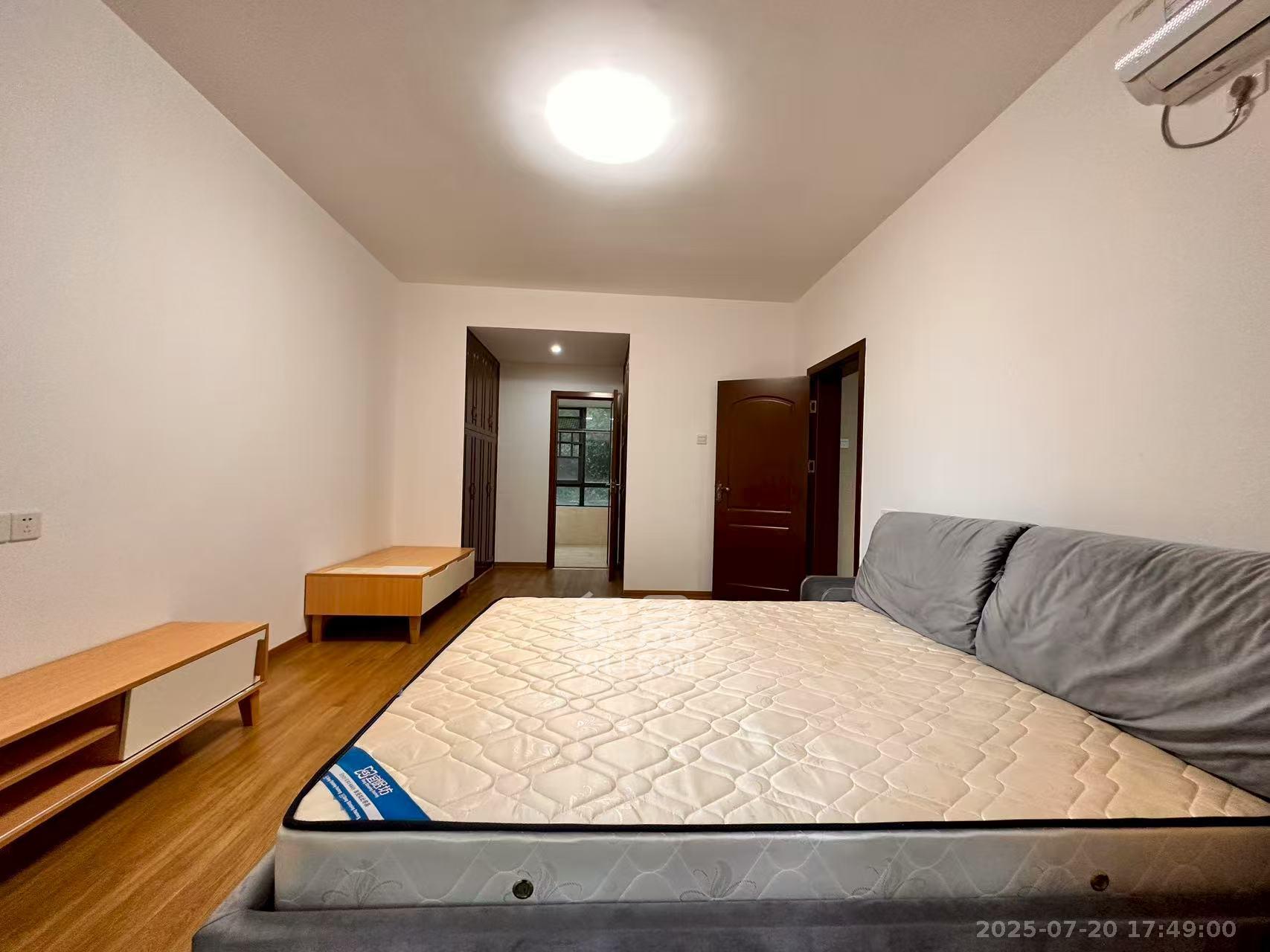 荣悦台  3室2厅2卫    4000.0元/月室内图