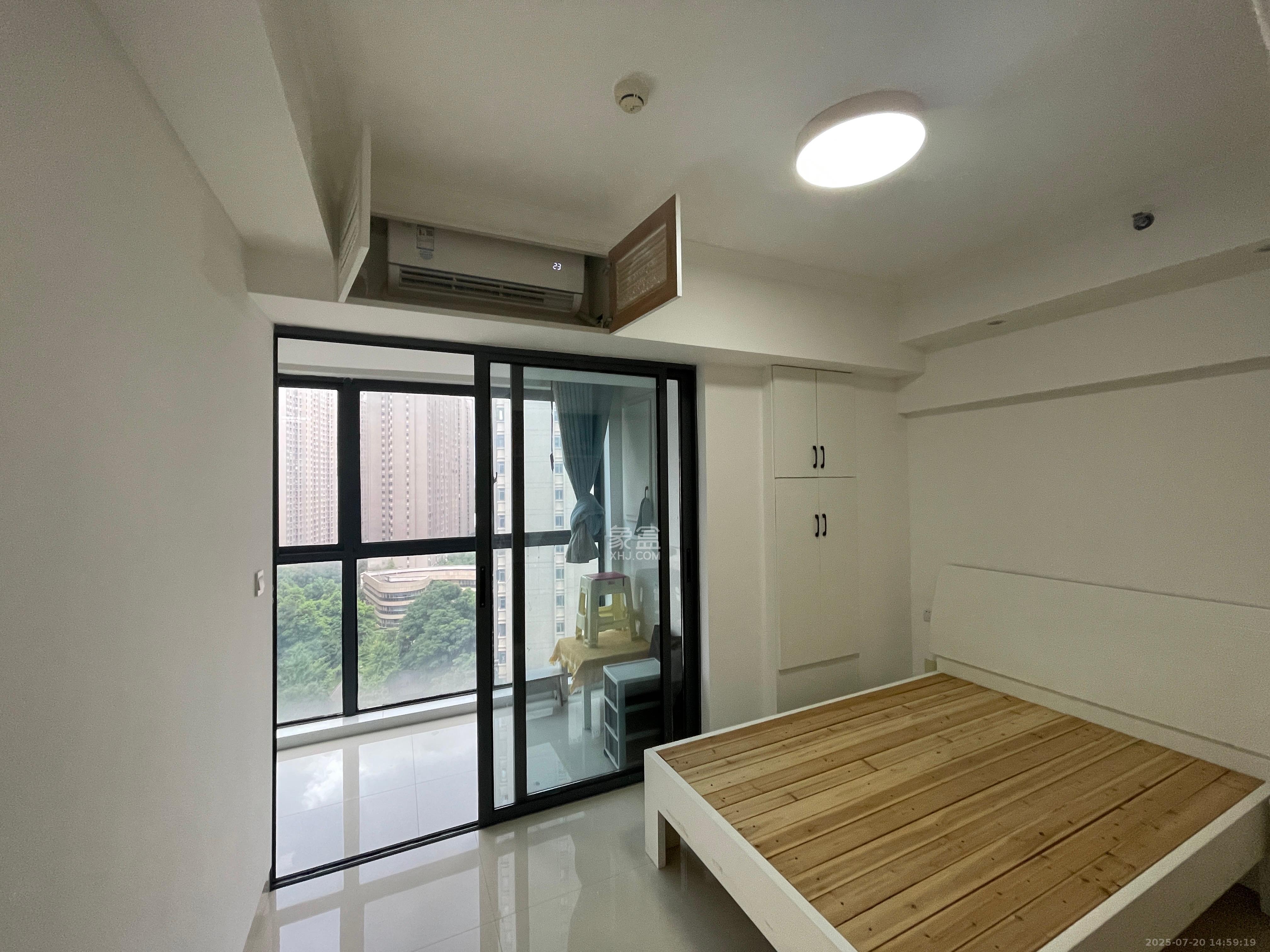 中交里城  1室1厅1卫   1900.00元/月室内图