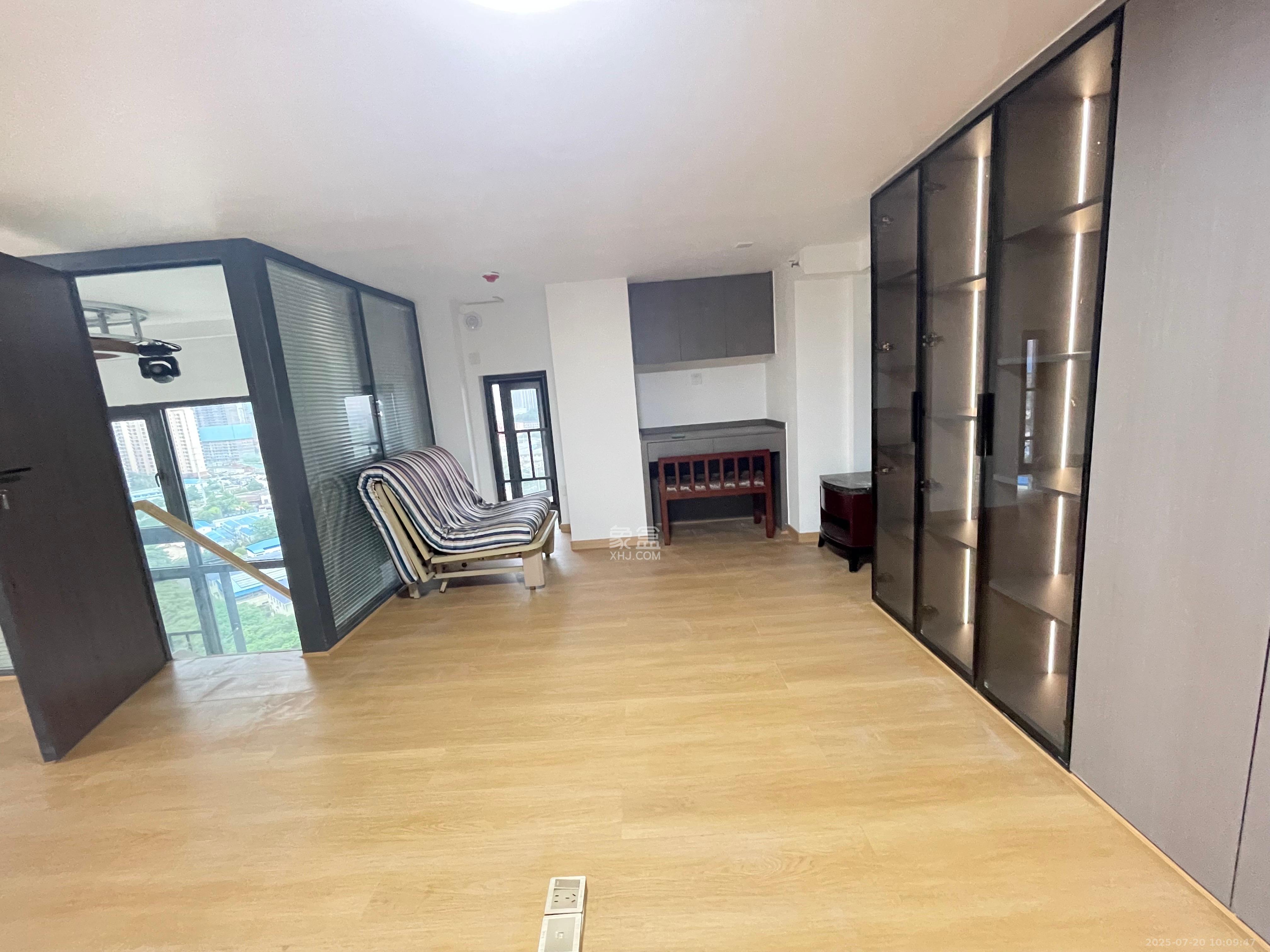 万科紫台  2室1厅1卫   3200.00元/月室内图