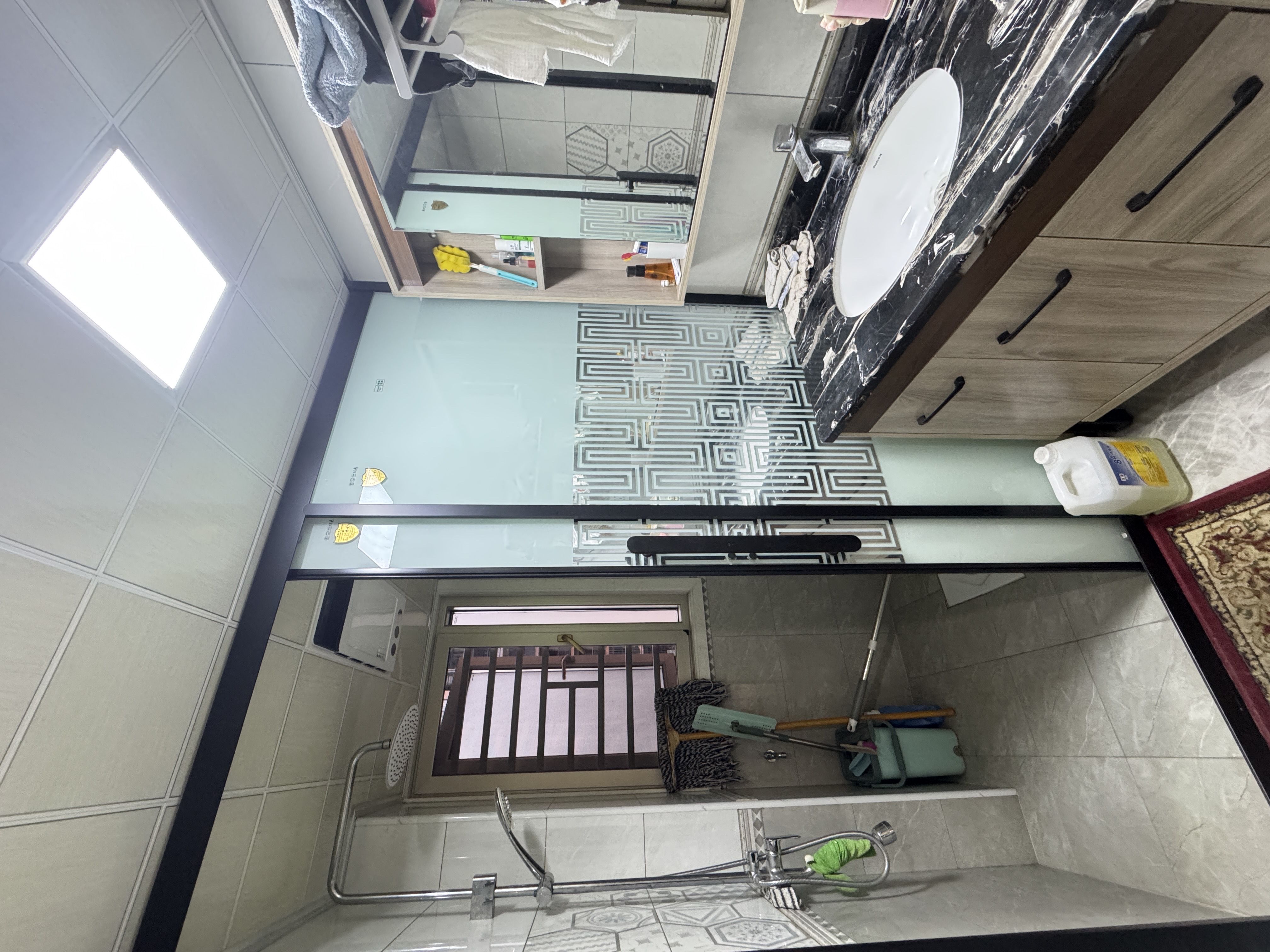 华鑫蒸水湾  4室2厅2卫   110.00万客厅