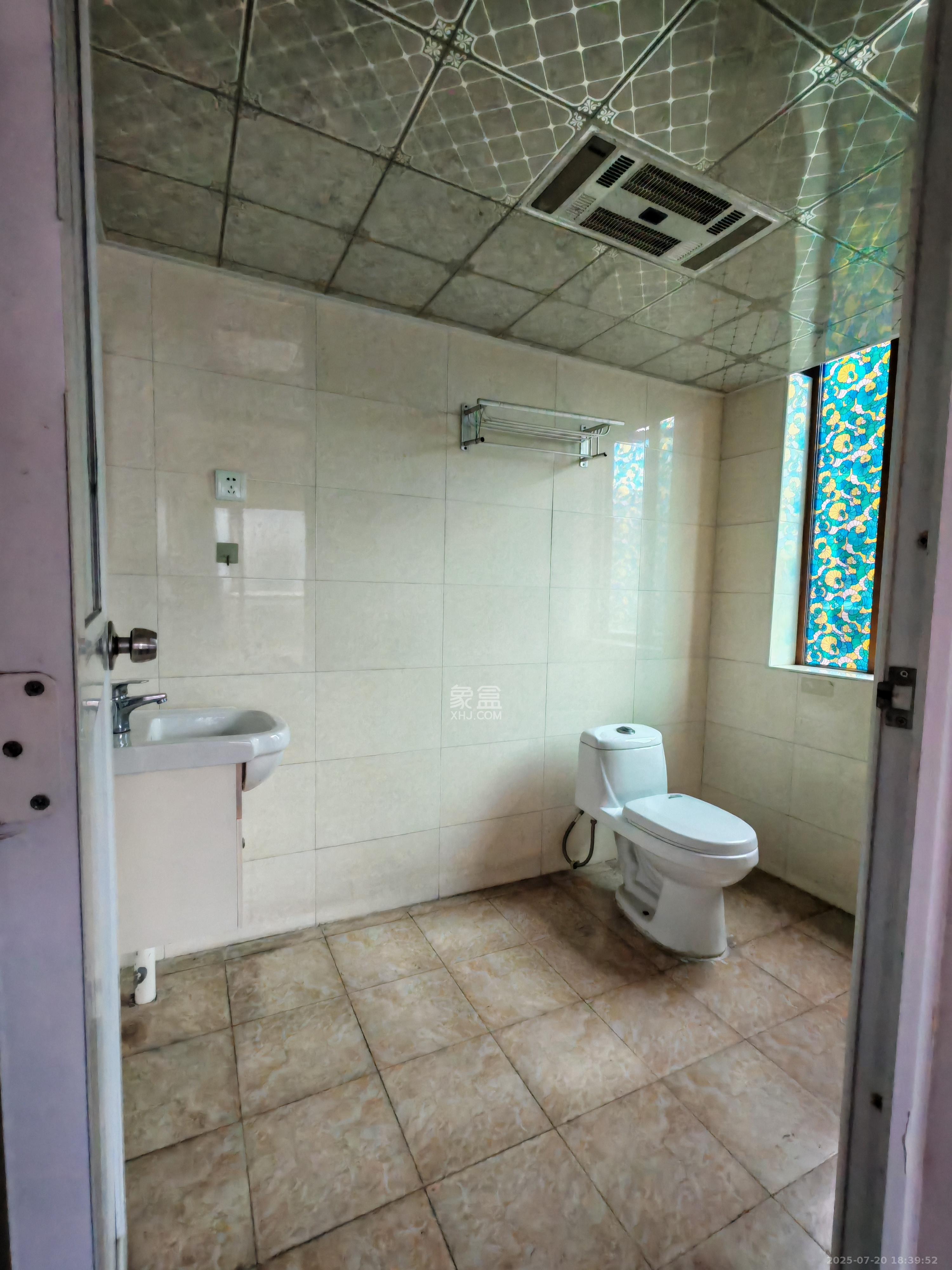 锑都家园 3室2厅1卫 1800.0元/月 锑都家园 3室2厅1卫 1800.0元/月室内图