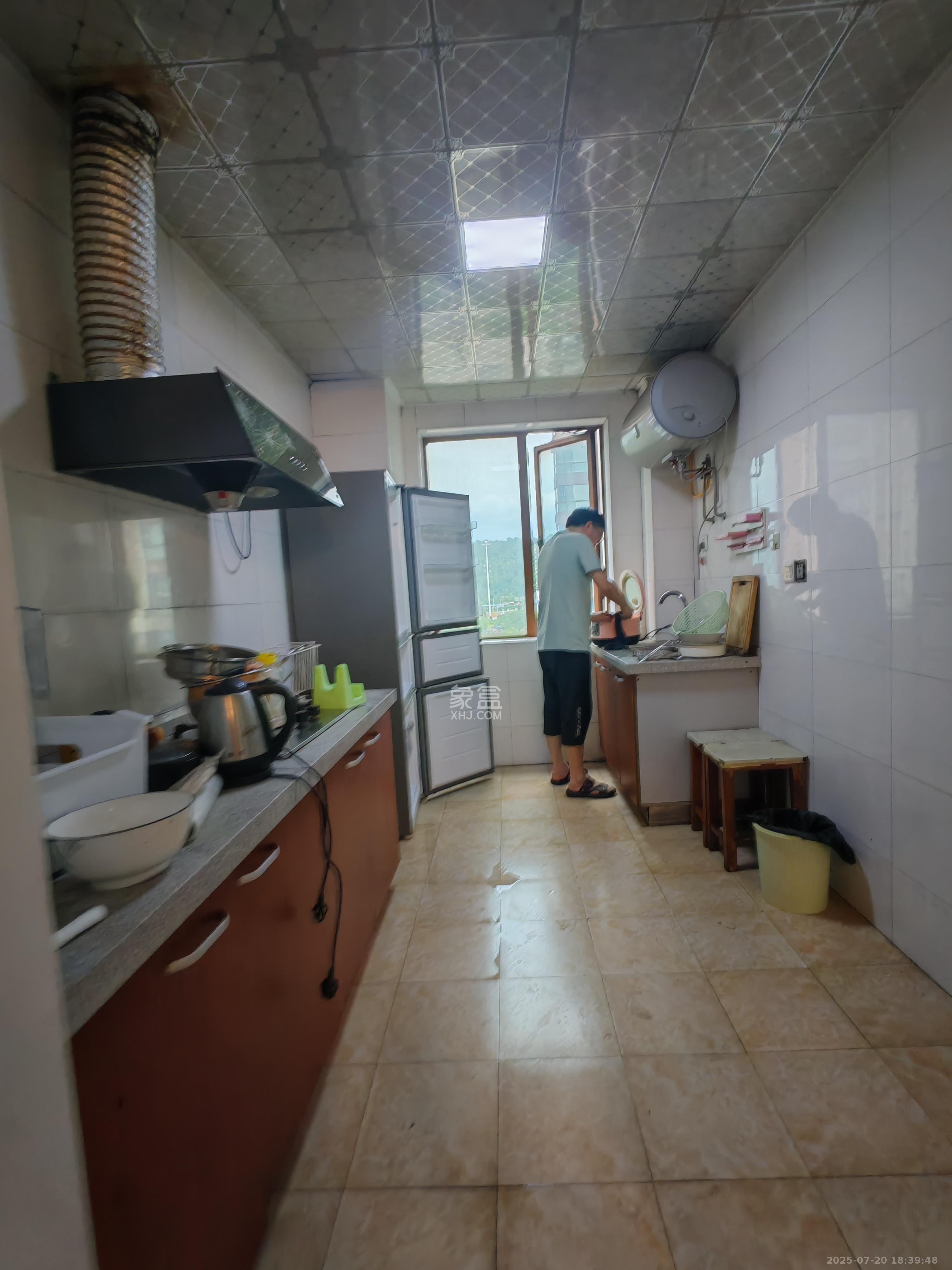 锑都家园 3室2厅1卫 1800.0元/月 锑都家园 3室2厅1卫 1800.0元/月室内图