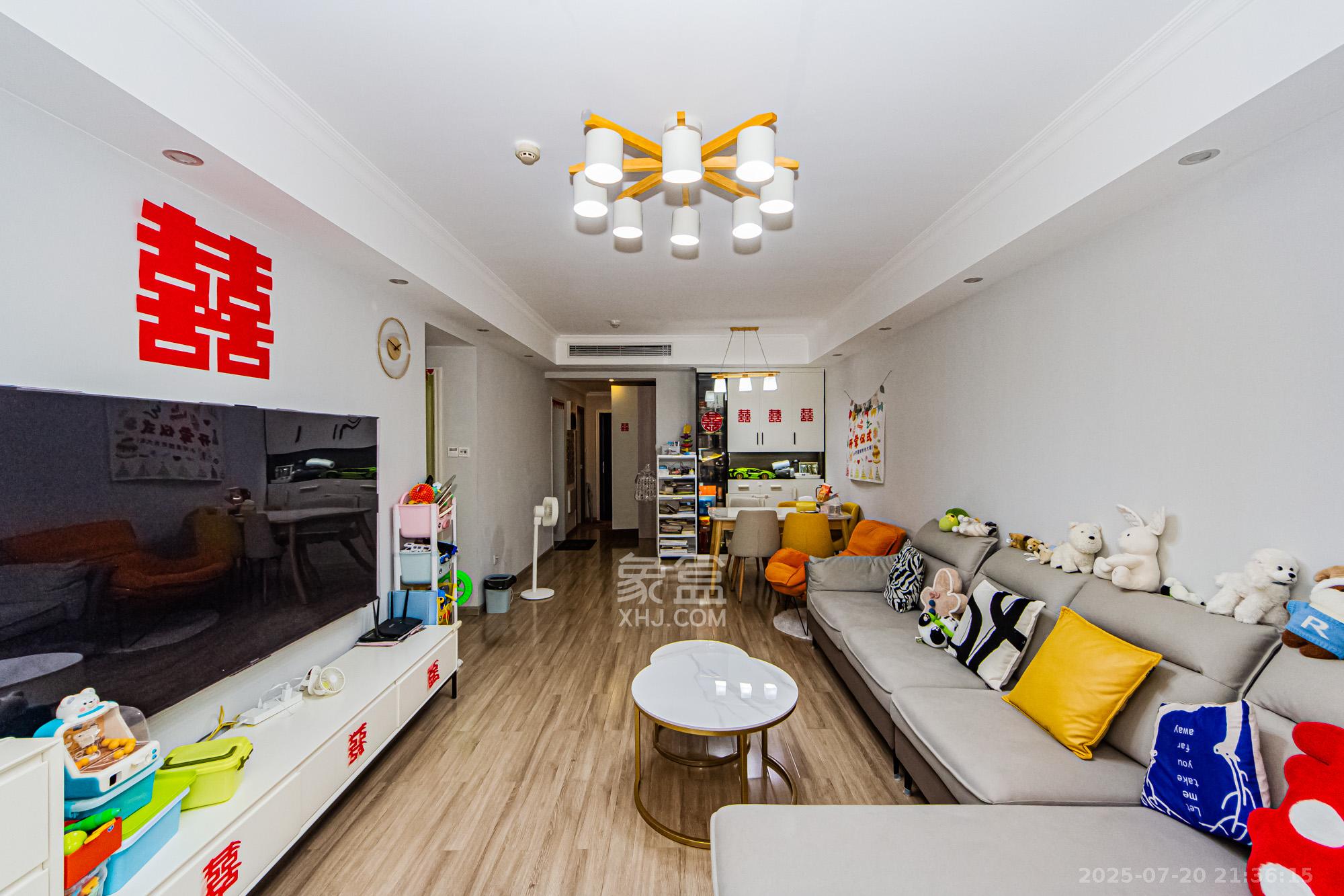 北辰三角洲E6区  3室2厅1卫    128.0万 北辰三角洲E6区  3室2厅1卫    128.0万客厅