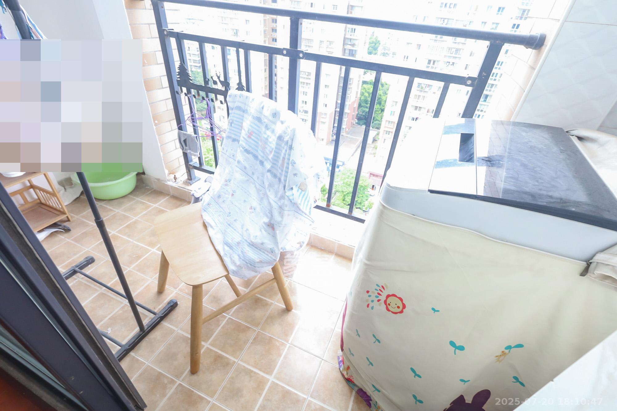 天骄福邸  3室2厅1卫    120.0万 天骄福邸  3室2厅1卫    120.0万阳台