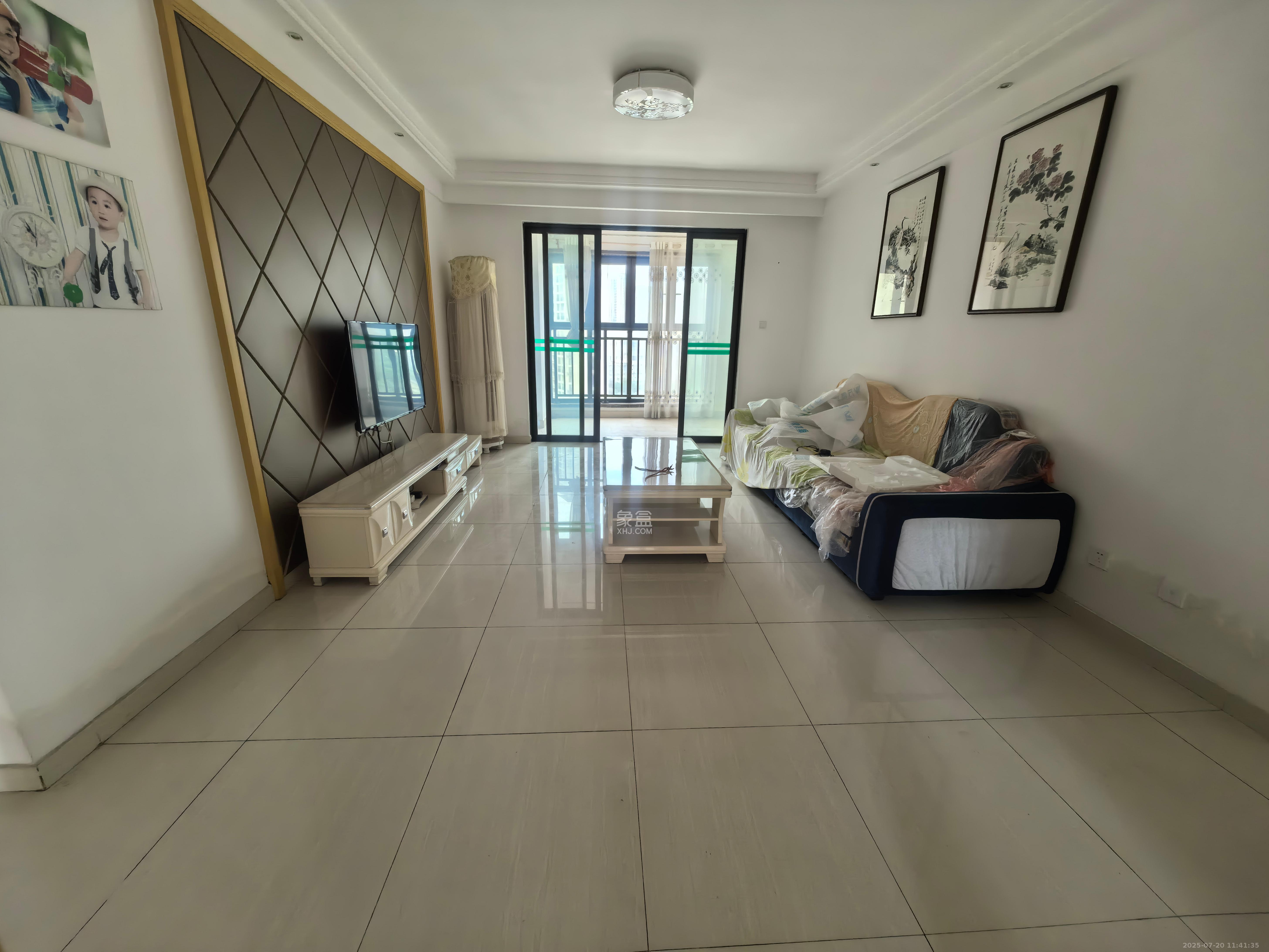 中海国际四期 3室2厅2卫 2200.0元/月 中海国际四期 3室2厅2卫 2200.0元/月室内图