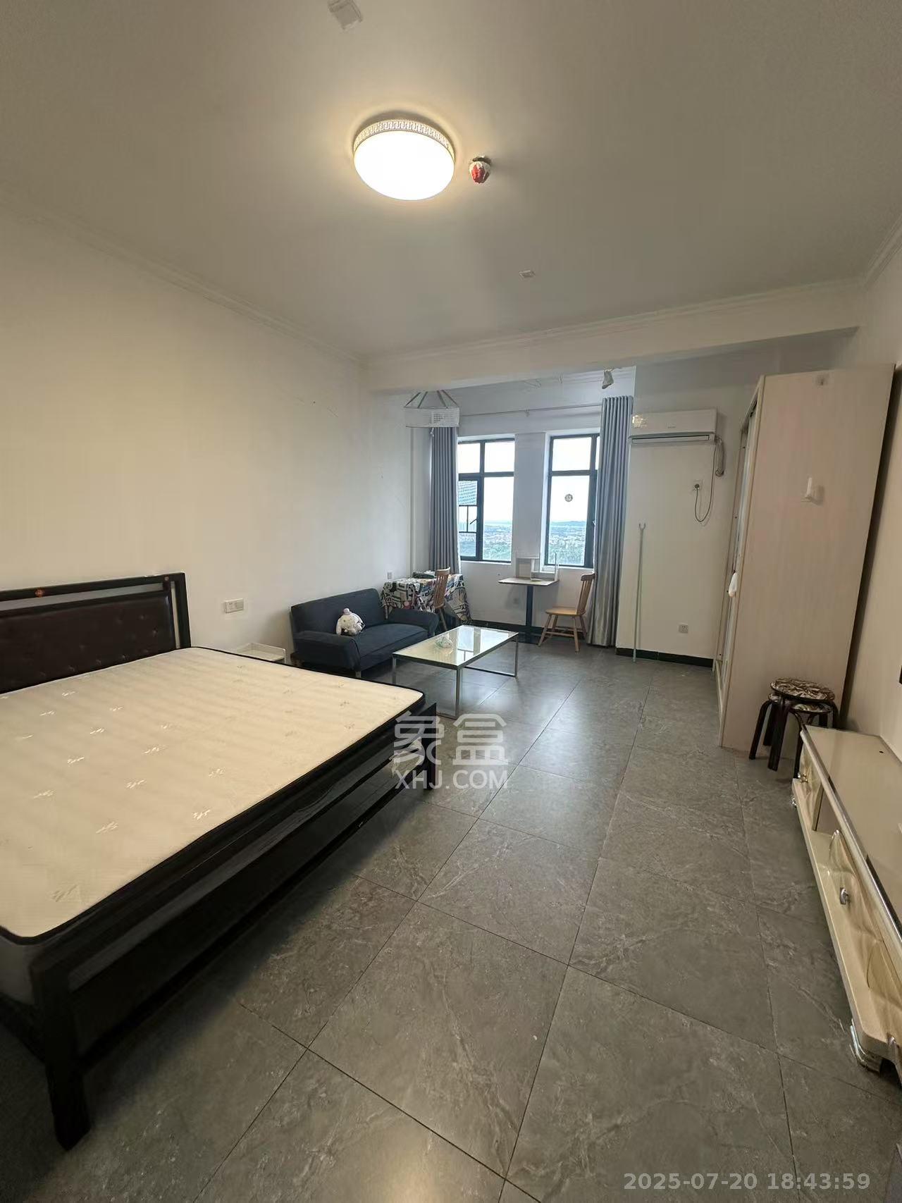 黄金一区 1室1厅1卫 1200.0元/月 黄金一区 1室1厅1卫 1200.0元/月室内图