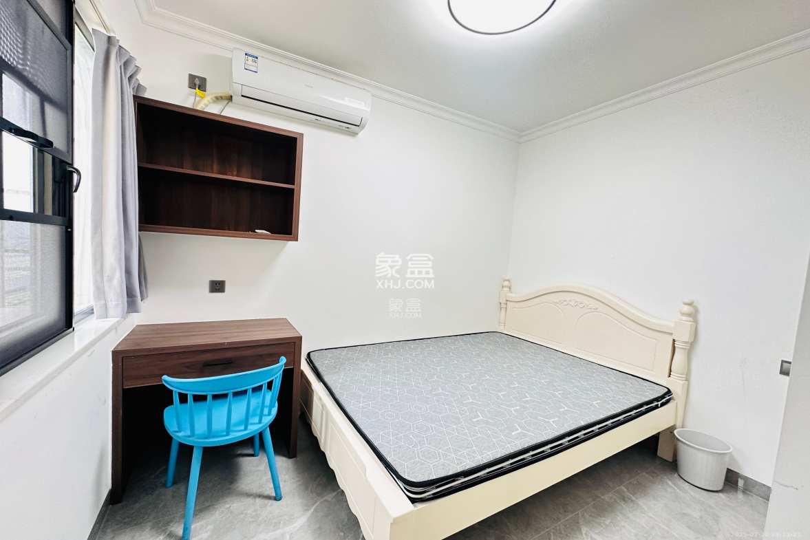 雷锋机电市场一期  1室0厅0卫    1600.0元/月 雷锋机电市场一期  1室0厅0卫    1600.0元/月室内图