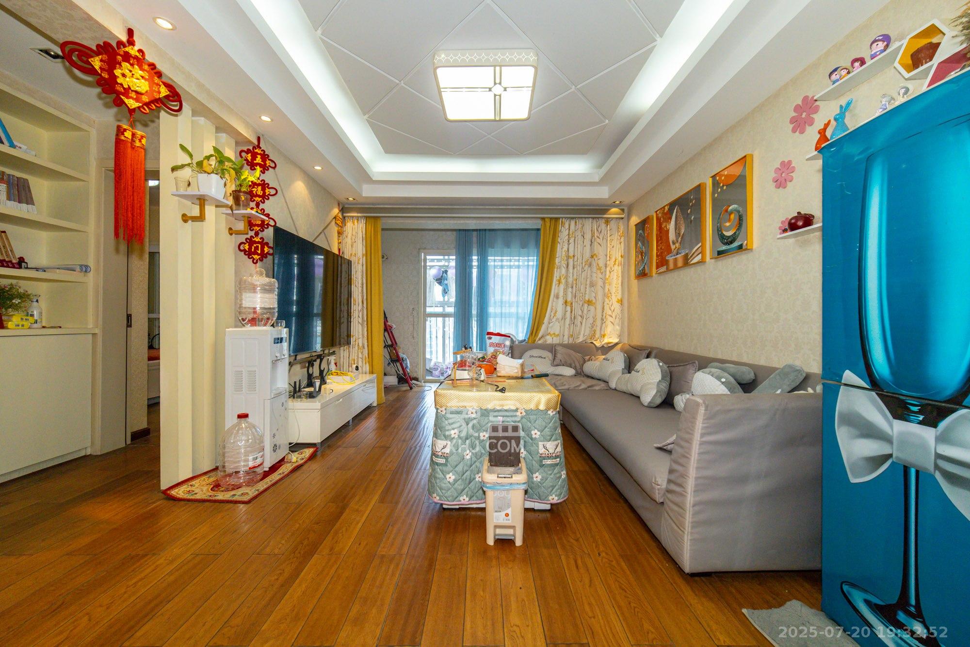 蝴蝶谷 2室2厅1卫 48.8万 蝴蝶谷 2室2厅1卫 48.8万客厅