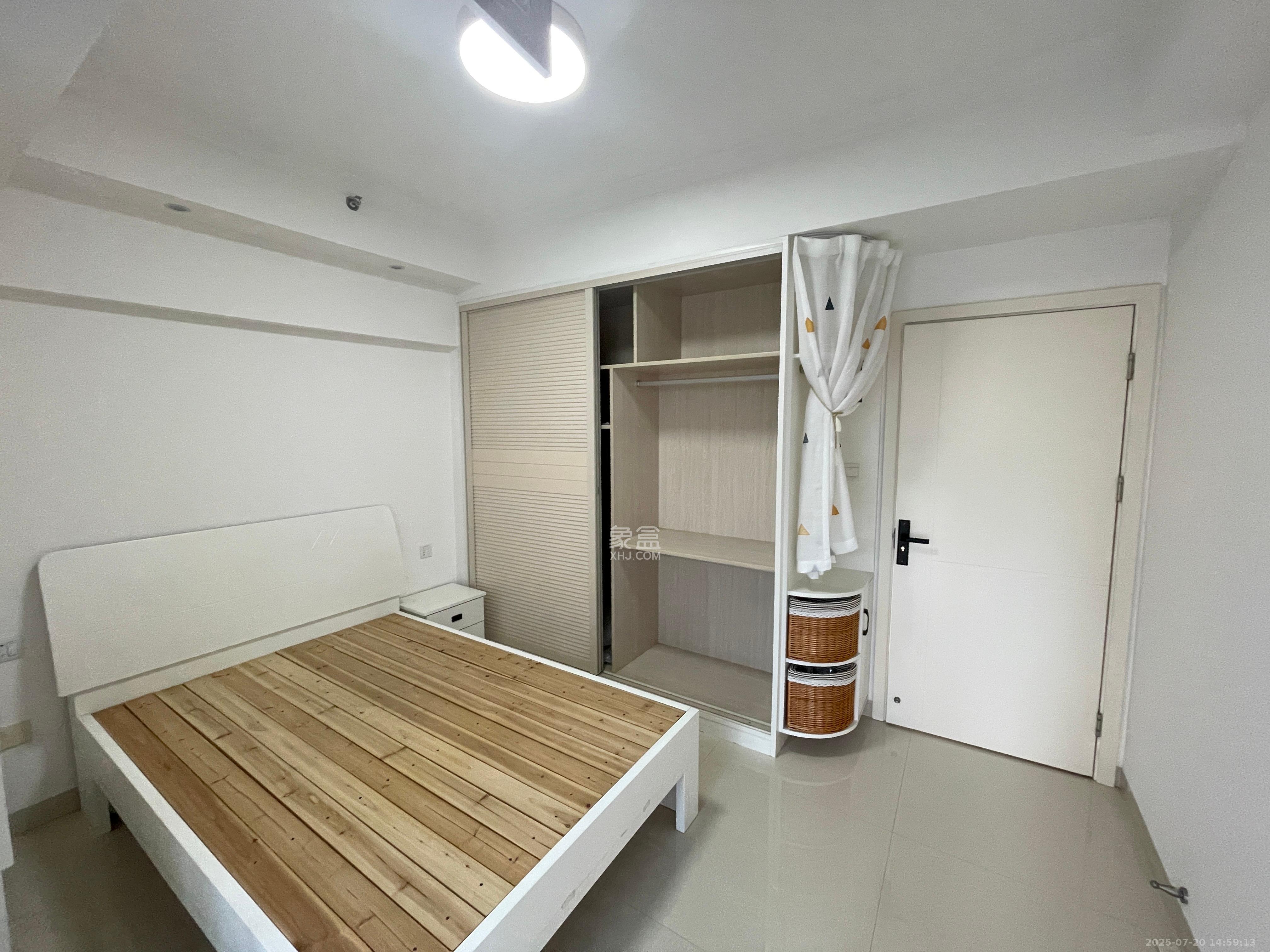 中交里城  1室1厅1卫   1900.00元/月室内图
