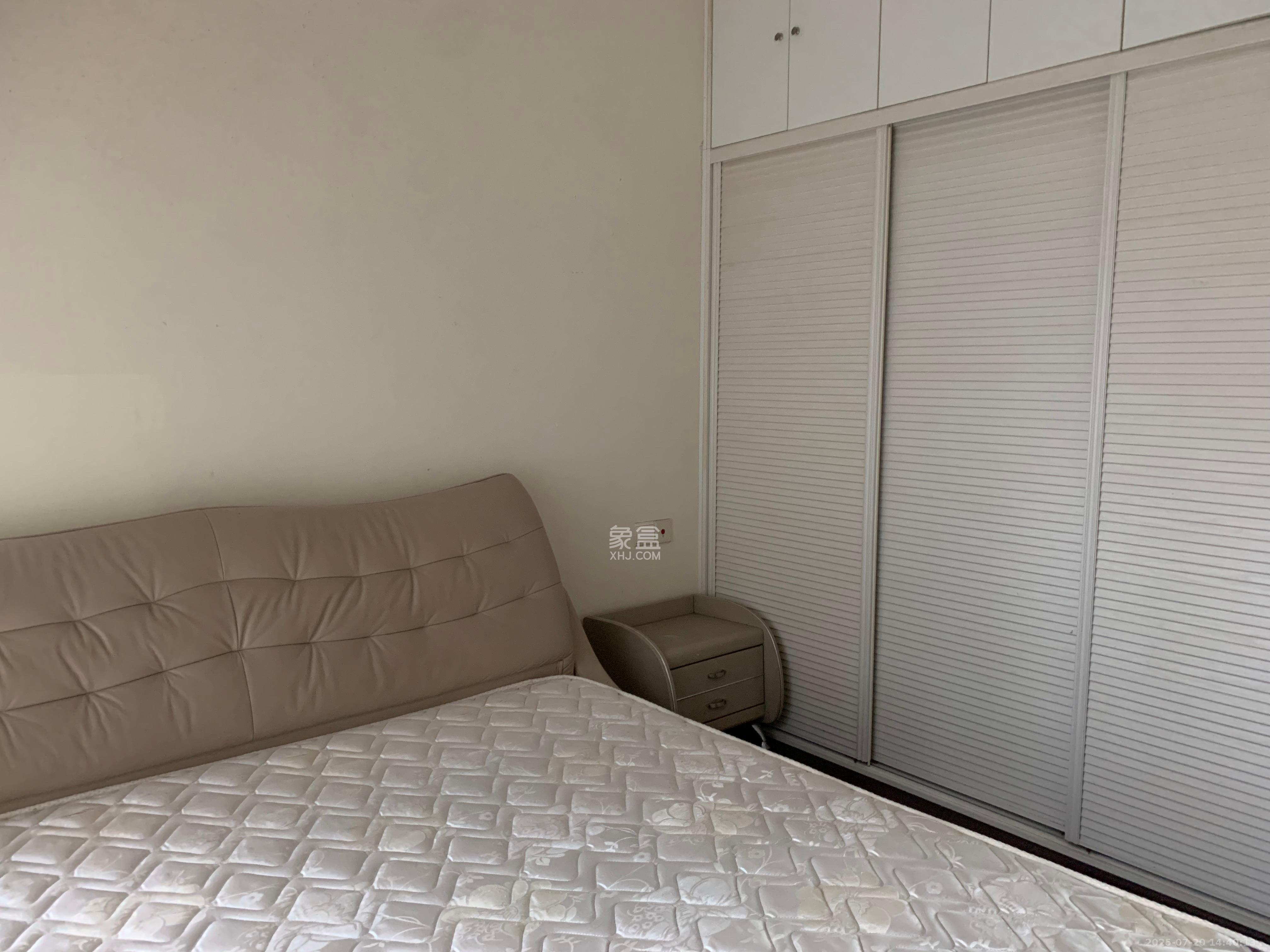 恒大华府 3室2厅1卫 2300.0元/月 恒大华府 3室2厅1卫 2300.0元/月室内图