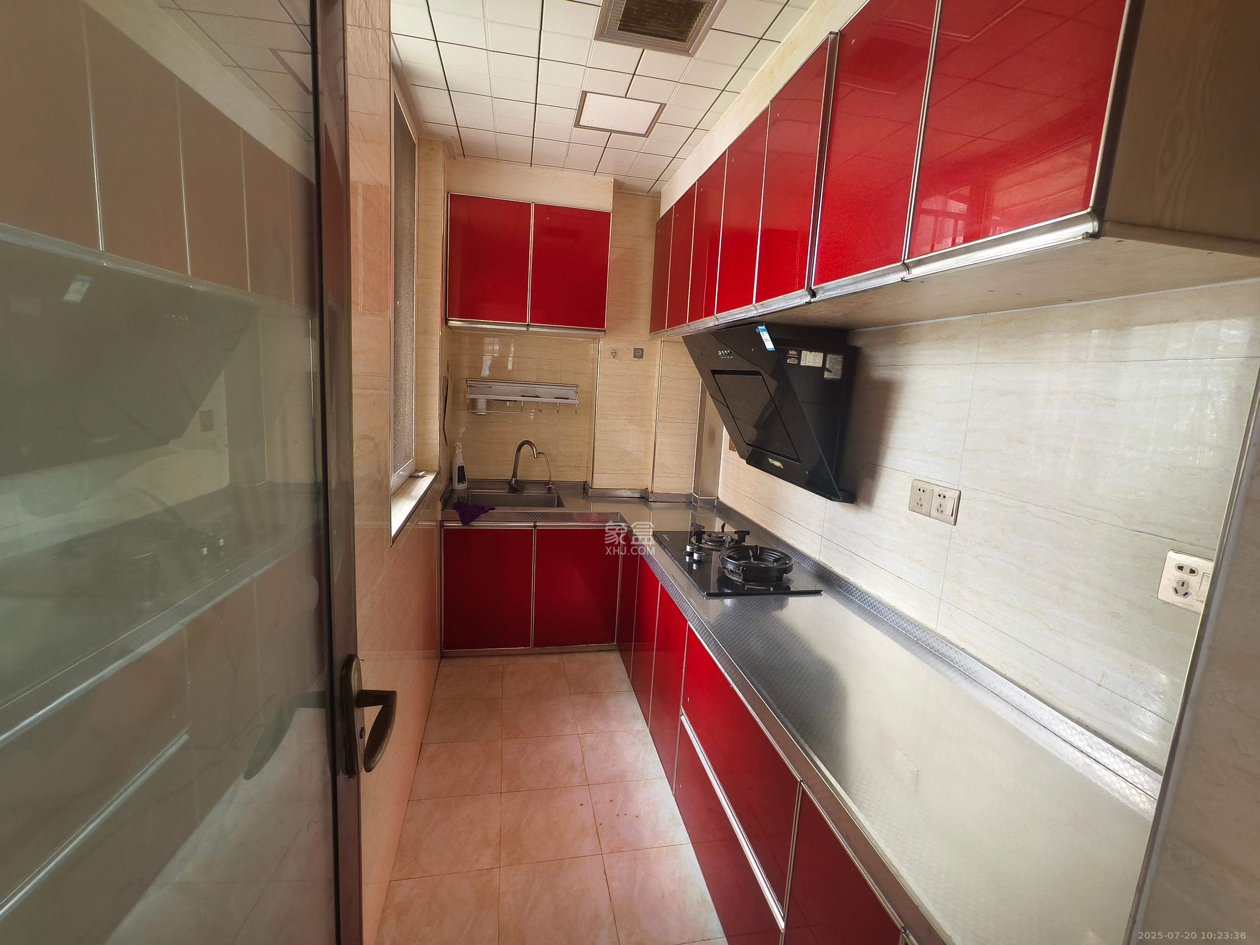 嘉顺苑 1室2厅1卫 2200.0元/月 嘉顺苑 1室2厅1卫 2200.0元/月室内图