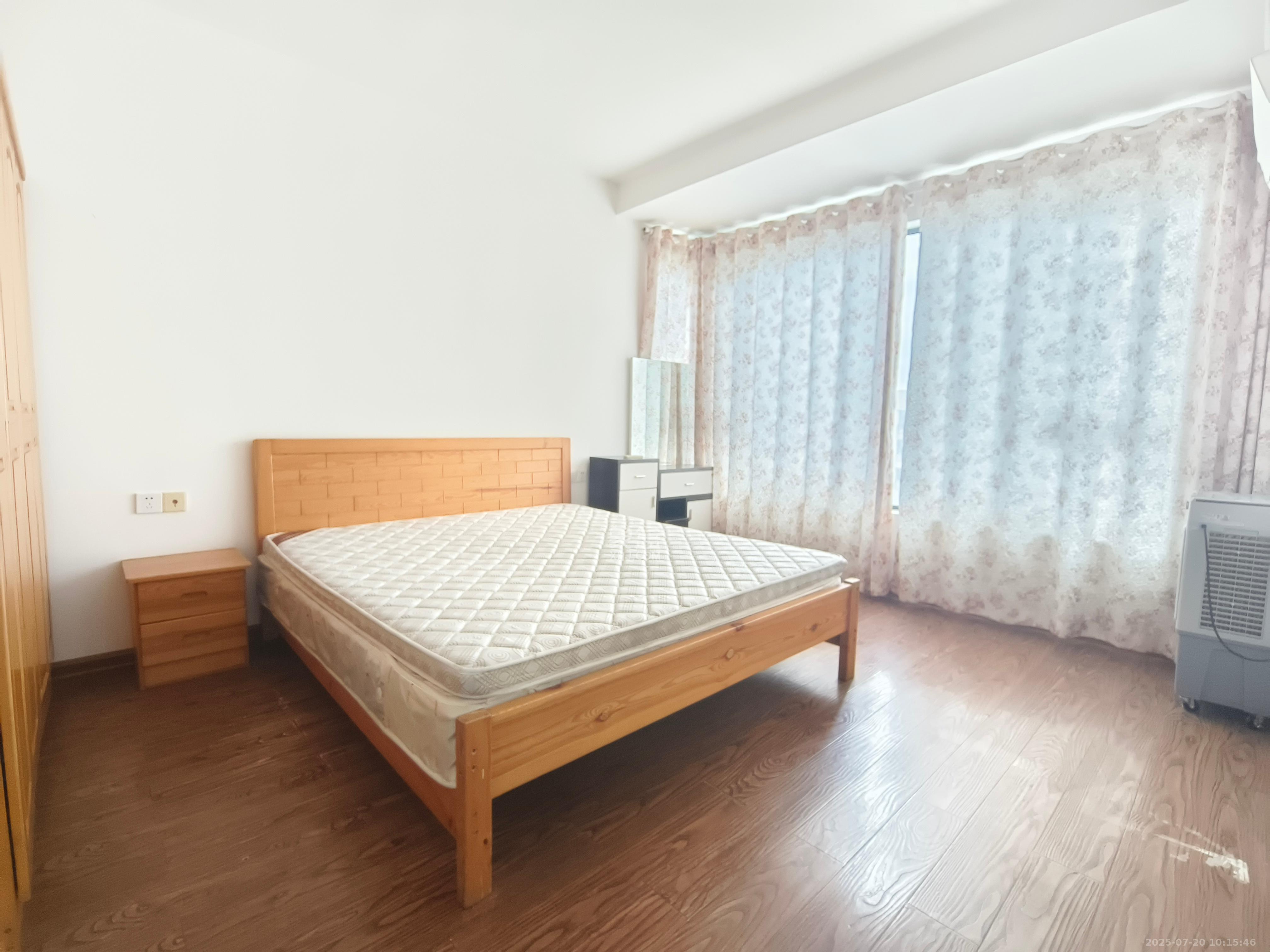 长房时代城  3室2厅1卫   2400.00元/月室内图