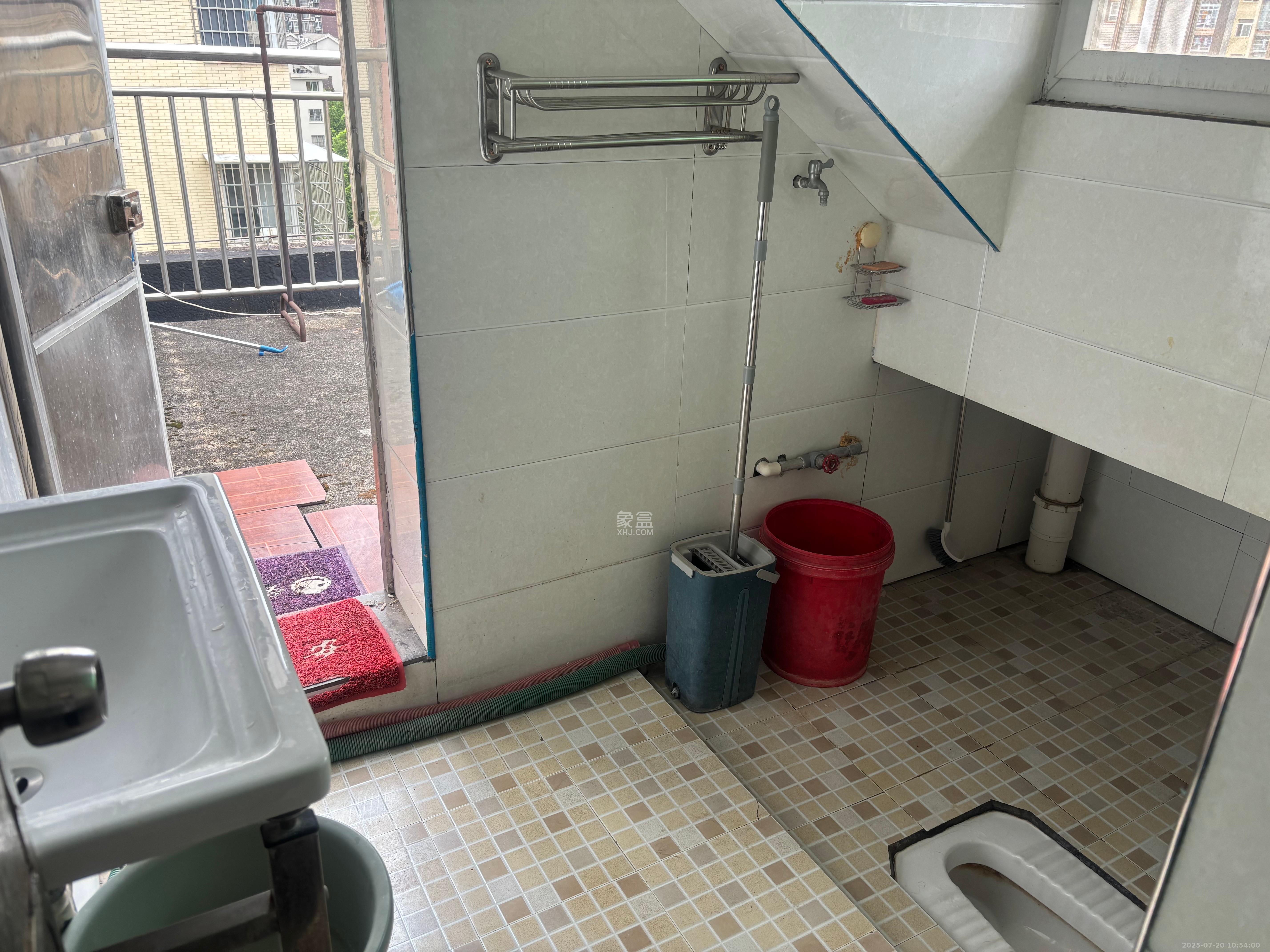 鄱阳小区  1室1厅1卫    1200.0元/月