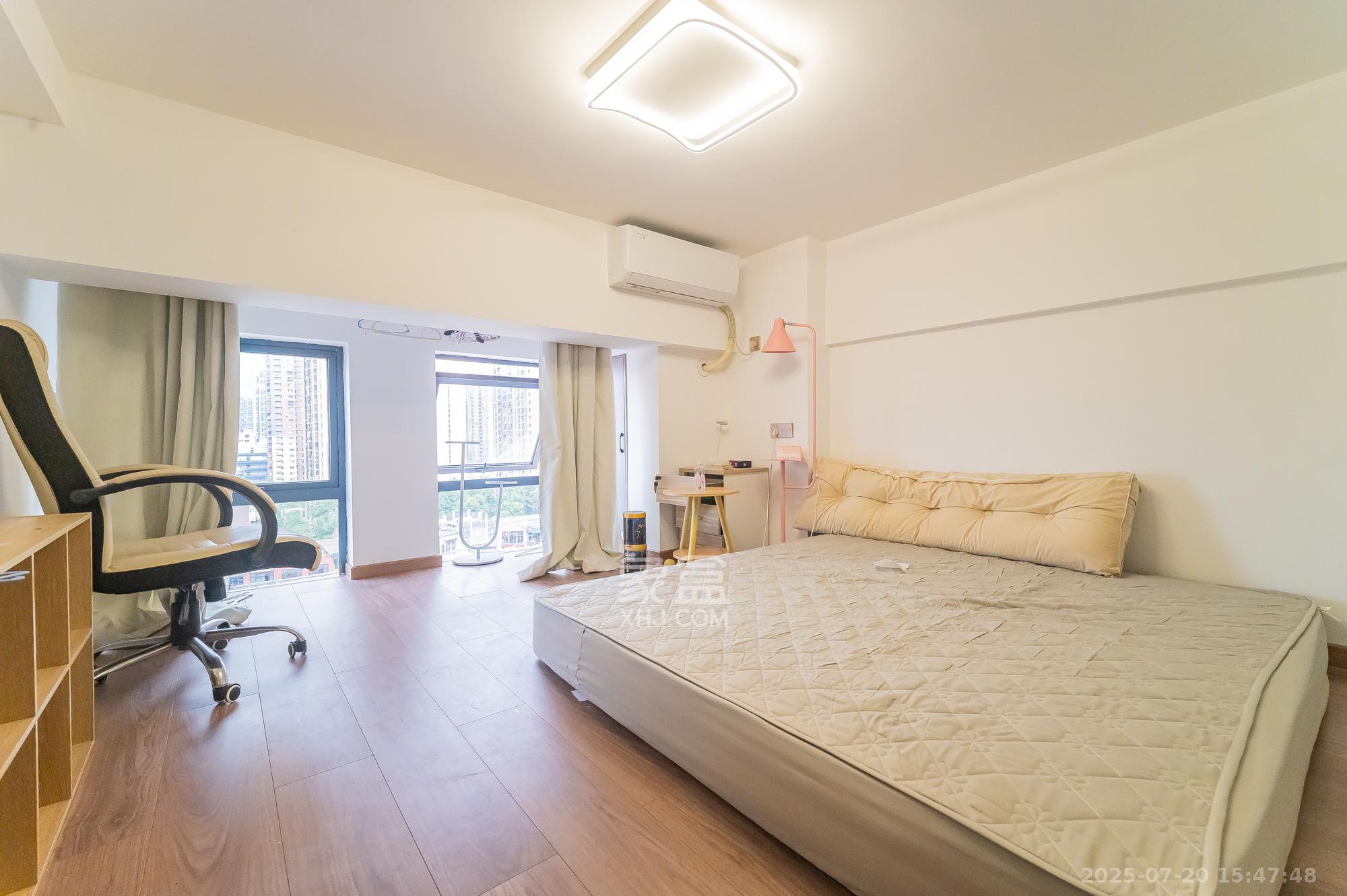 华润置地广场二期  2室1厅1卫    28.0万 华润置地广场二期  2室1厅1卫    28.0万卧室