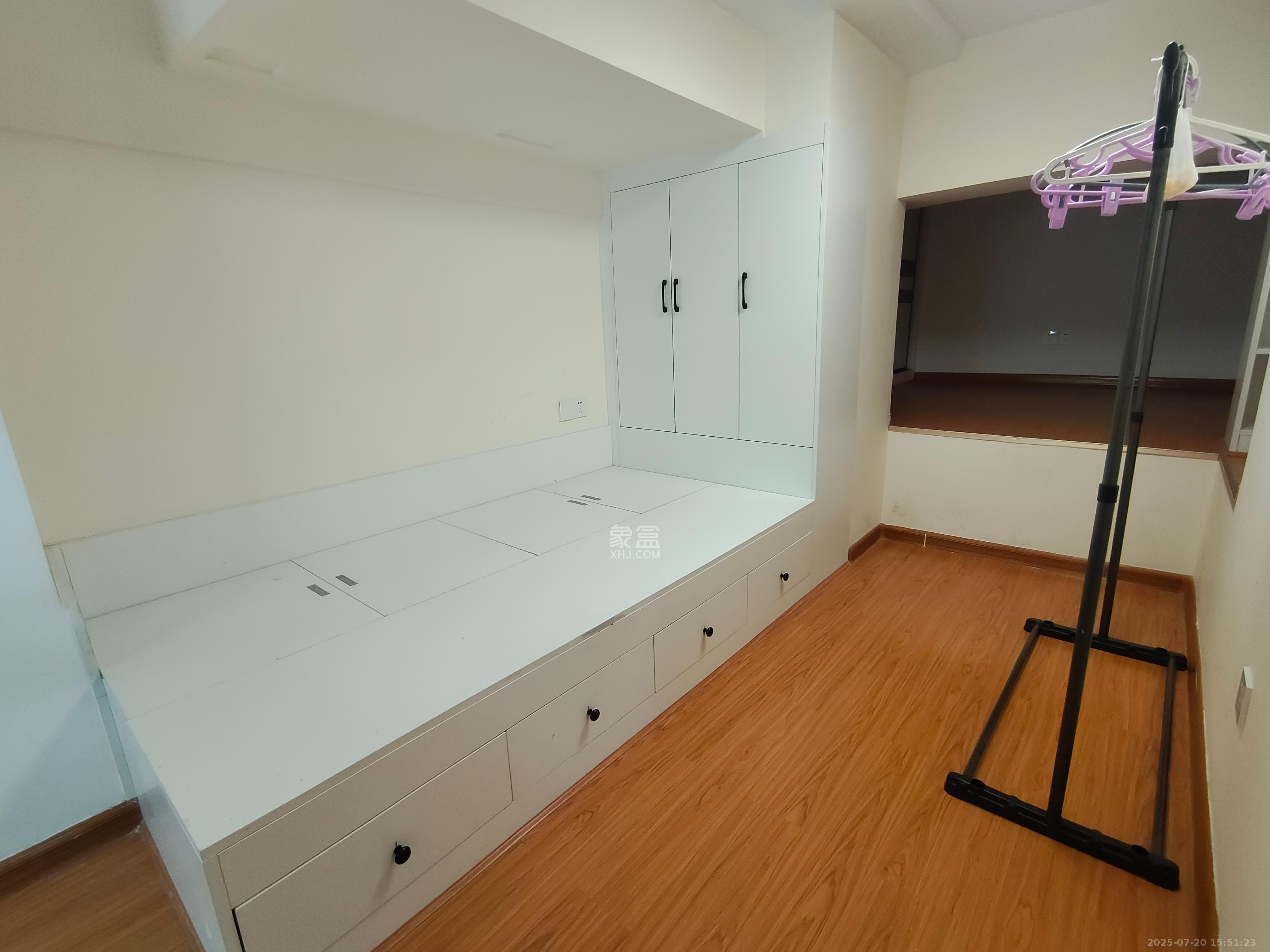 弘坤云寓  2室1厅1卫    2500.0元/月室内图
