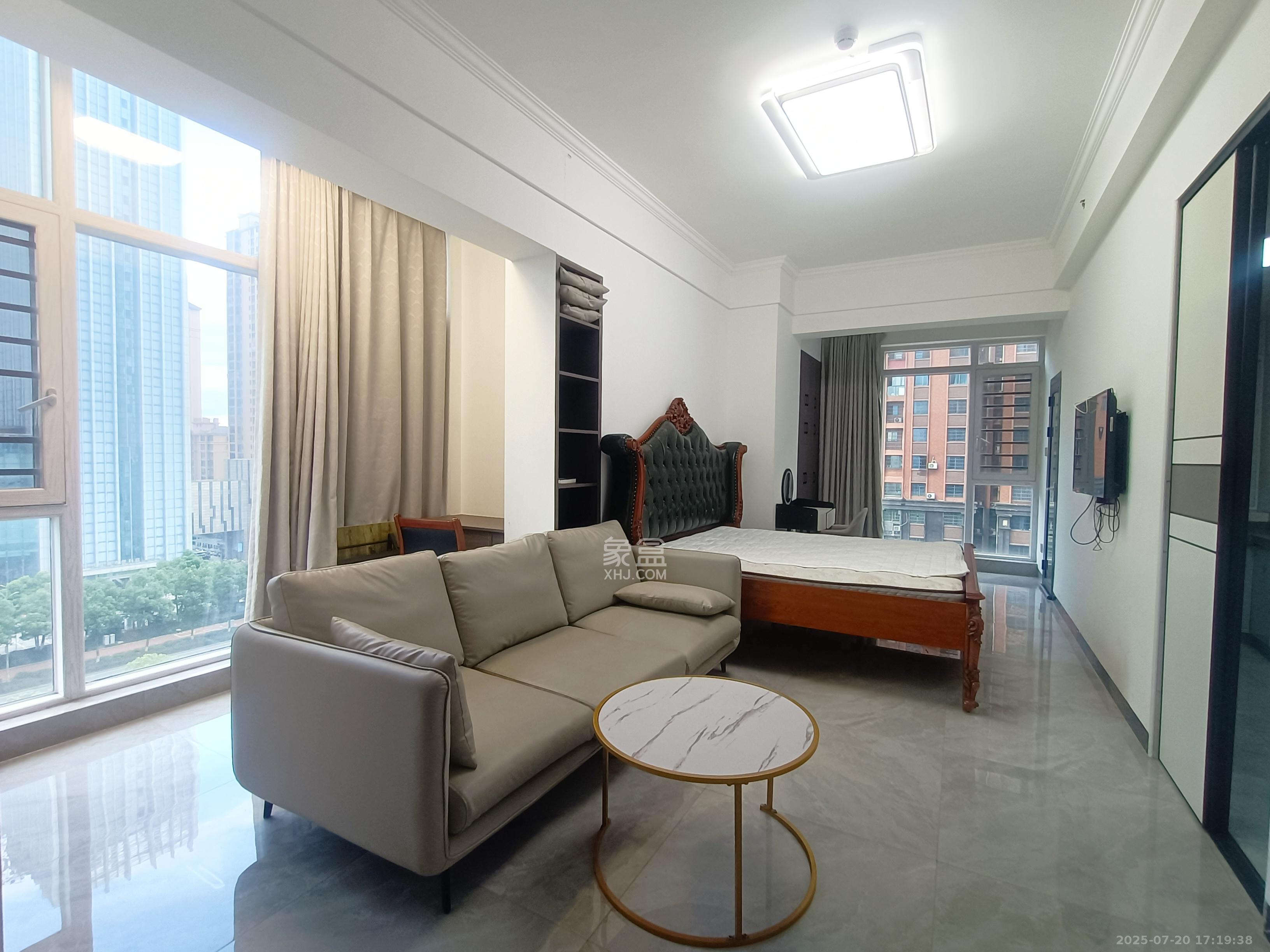 辉宏橄榄城  1室1厅1卫    1600.0元/月 辉宏橄榄城  1室1厅1卫    1600.0元/月