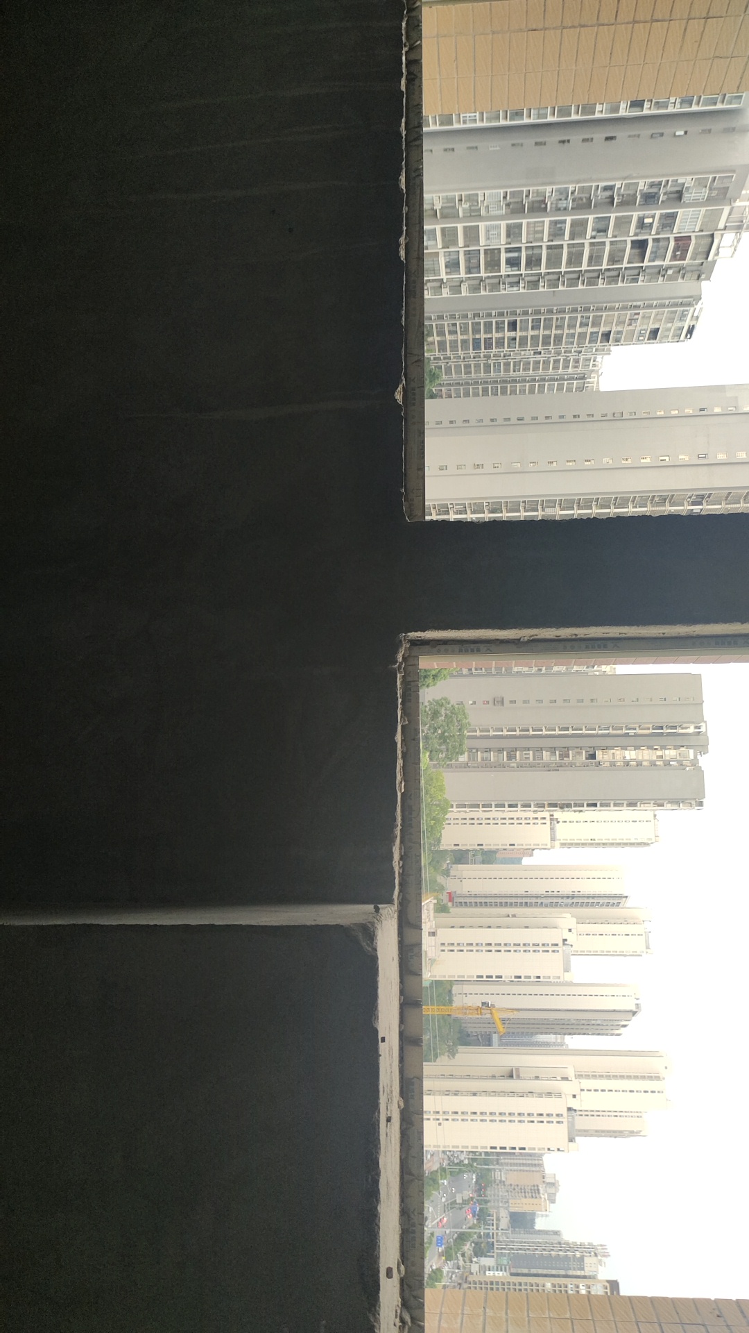 千里红小区（京明时代广场）  1室1厅1卫    20.0万客厅