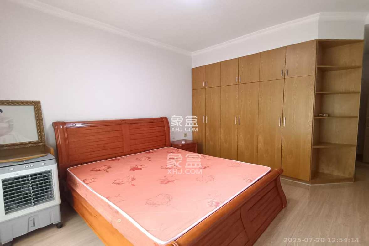 卓越蔚蓝海岸二期 3室2厅2卫 3200.0元/月 卓越蔚蓝海岸二期 3室2厅2卫 3200.0元/月室内图