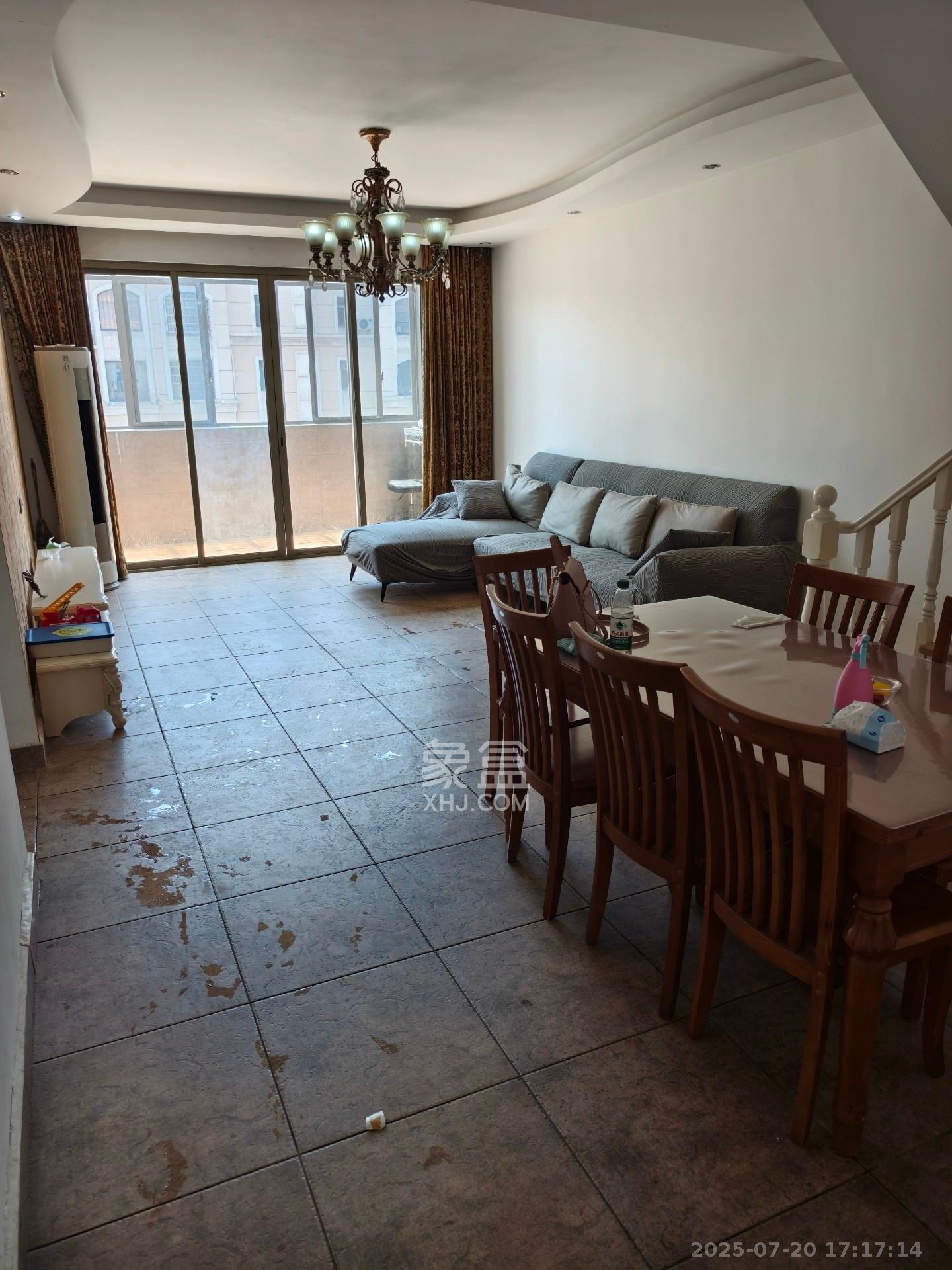 米兰春天 4室2厅2卫 2400.0元/月 米兰春天 4室2厅2卫 2400.0元/月室内图