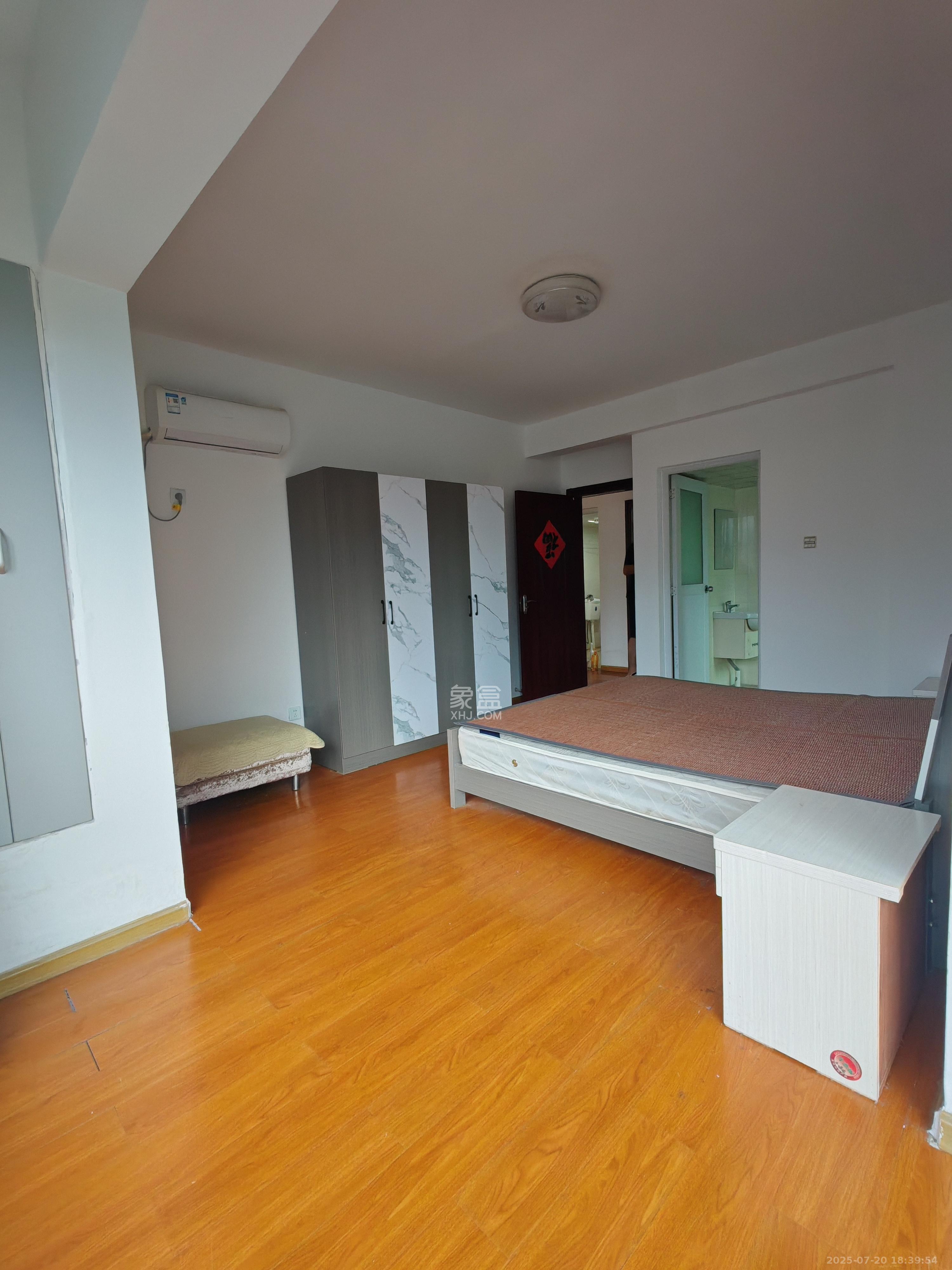 锑都家园 3室2厅1卫 1800.0元/月 锑都家园 3室2厅1卫 1800.0元/月室内图