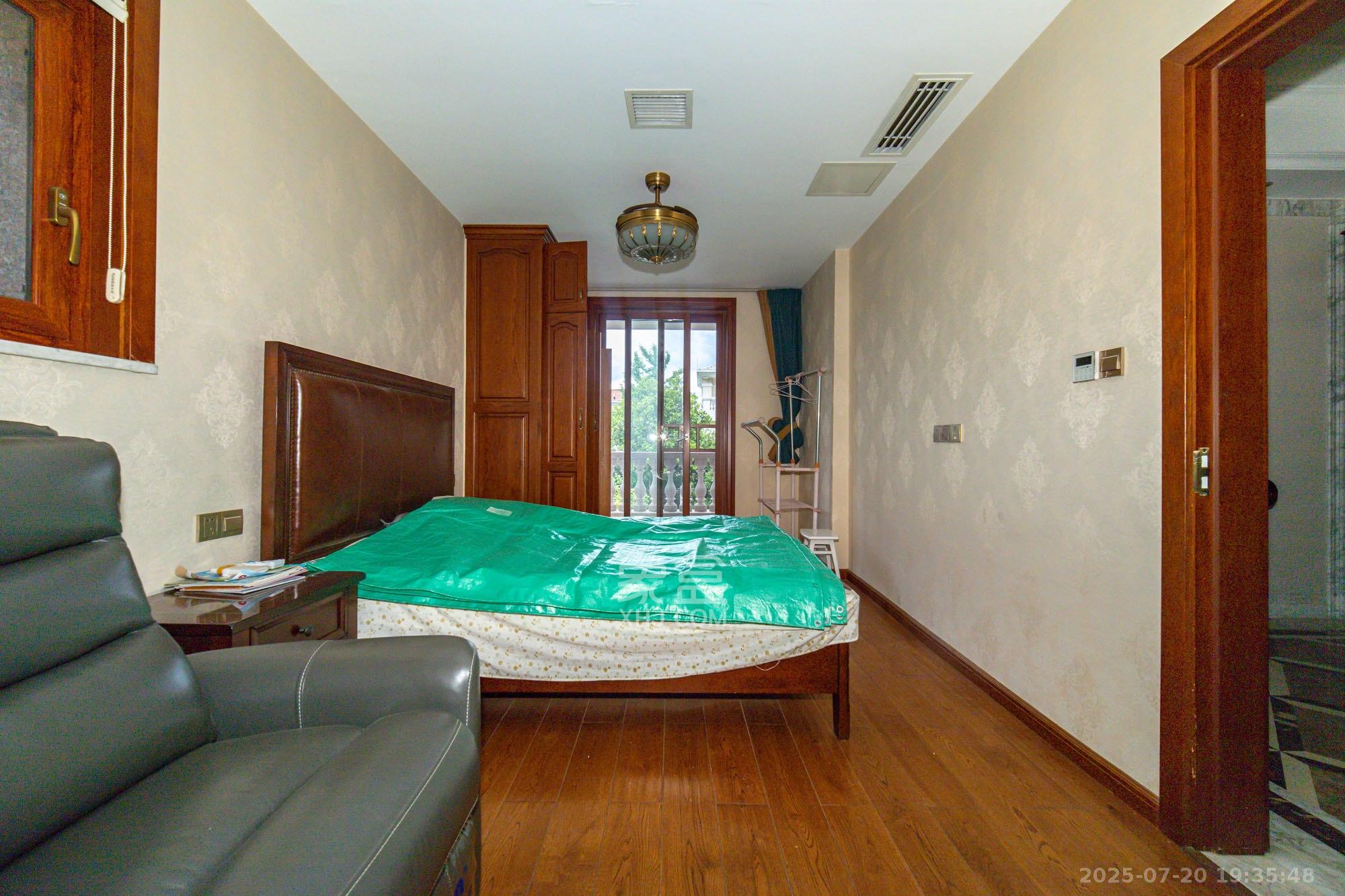 碧桂园威尼斯城  7室2厅6卫    668.98万卧室