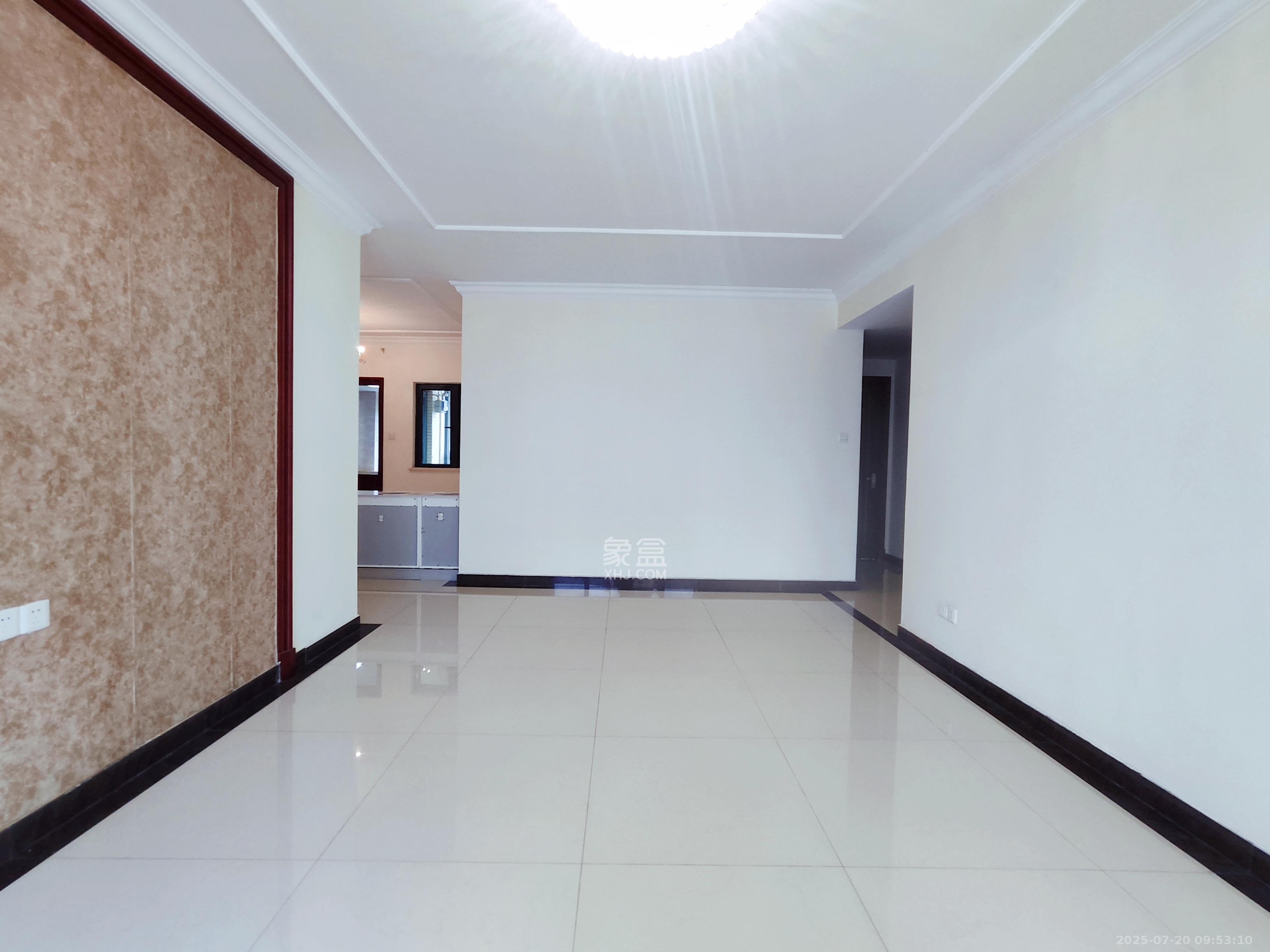 恒大雅苑  3室2厅2卫    3200.0元/月 恒大雅苑  3室2厅2卫    3200.0元/月室内图1