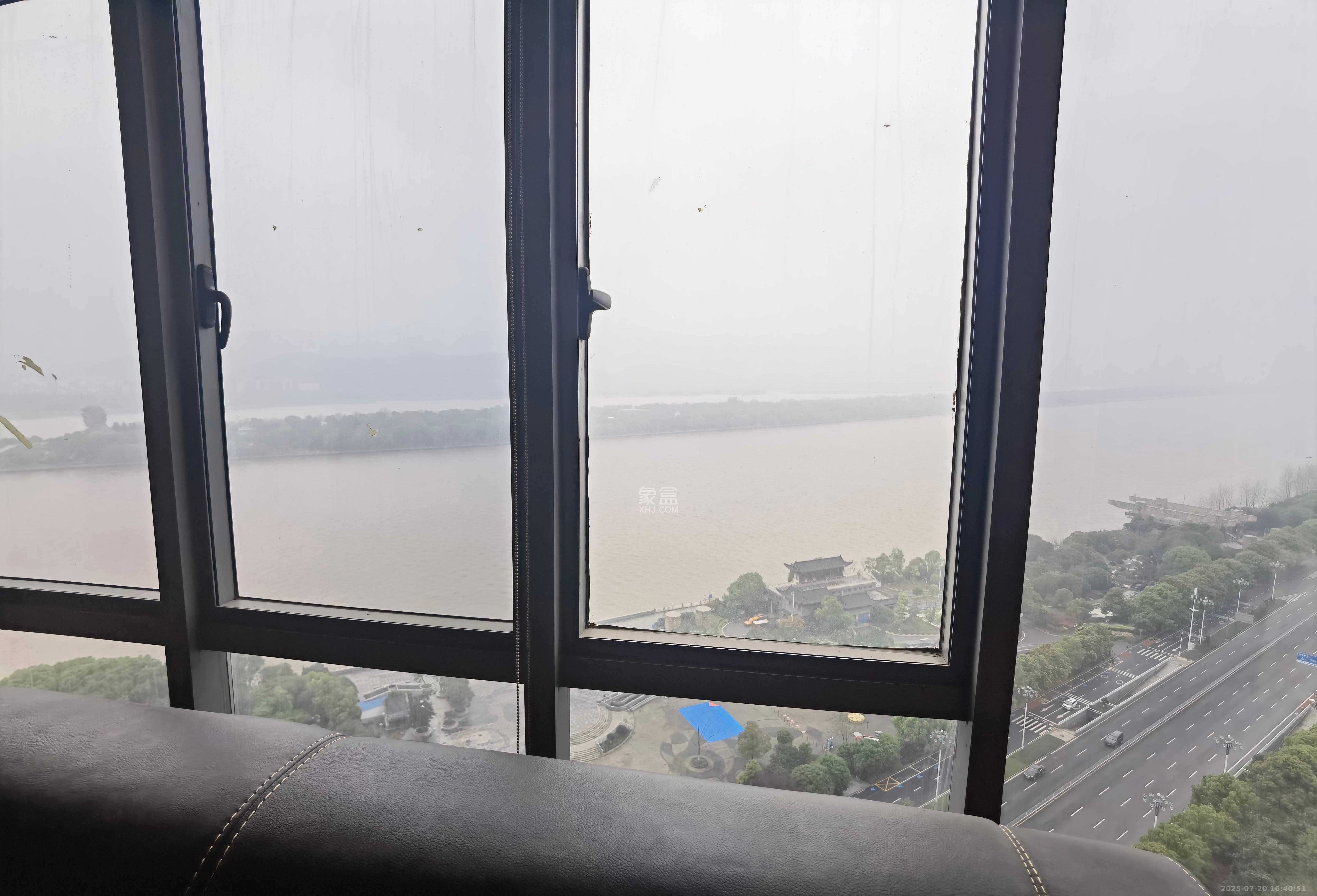 保利国际广场 1室1厅1卫 11000.0元/月 保利国际广场 1室1厅1卫 11000.0元/月室内图