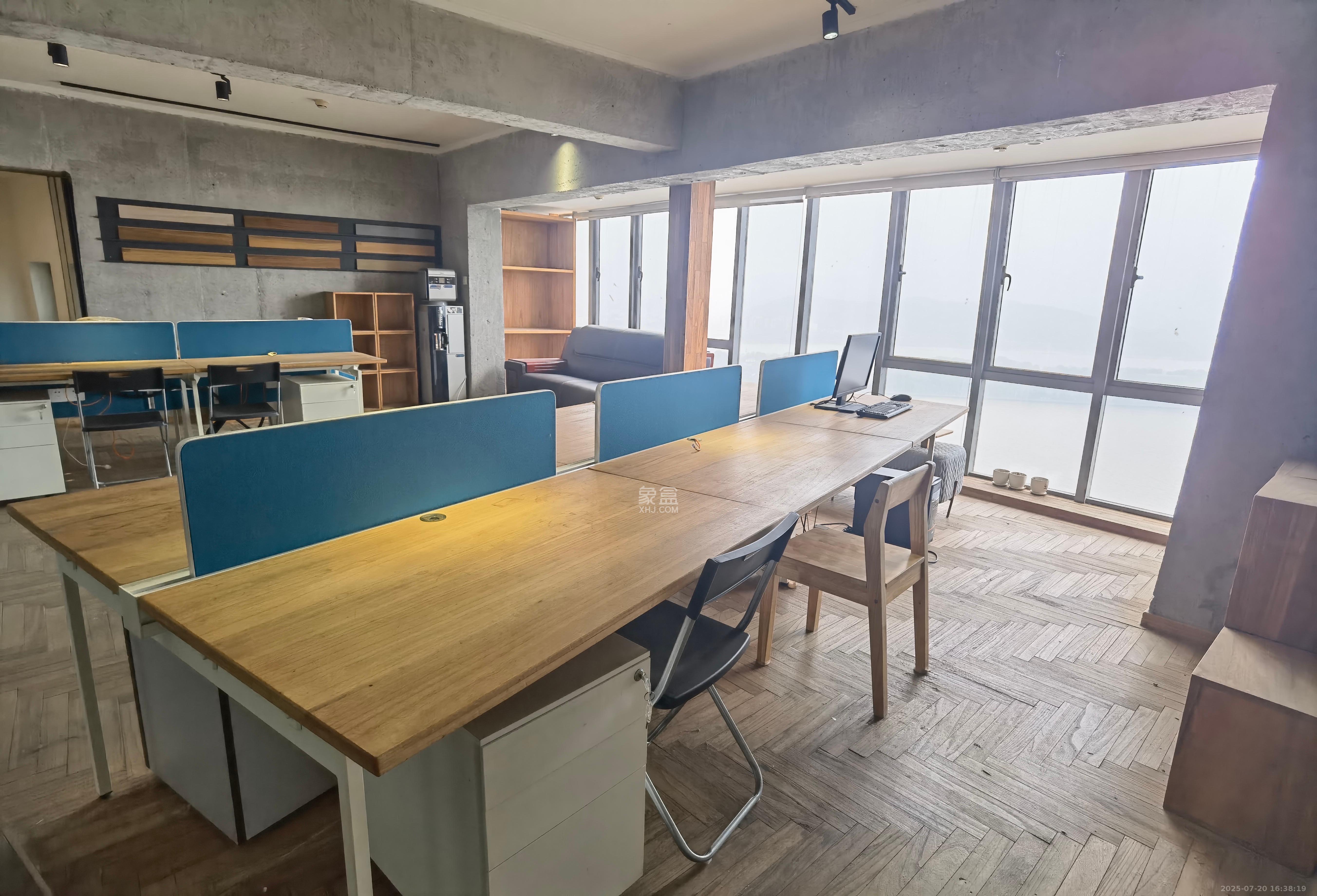 保利国际广场 1室2厅1卫 11000.0元/月 保利国际广场 1室2厅1卫 11000.0元/月室内图