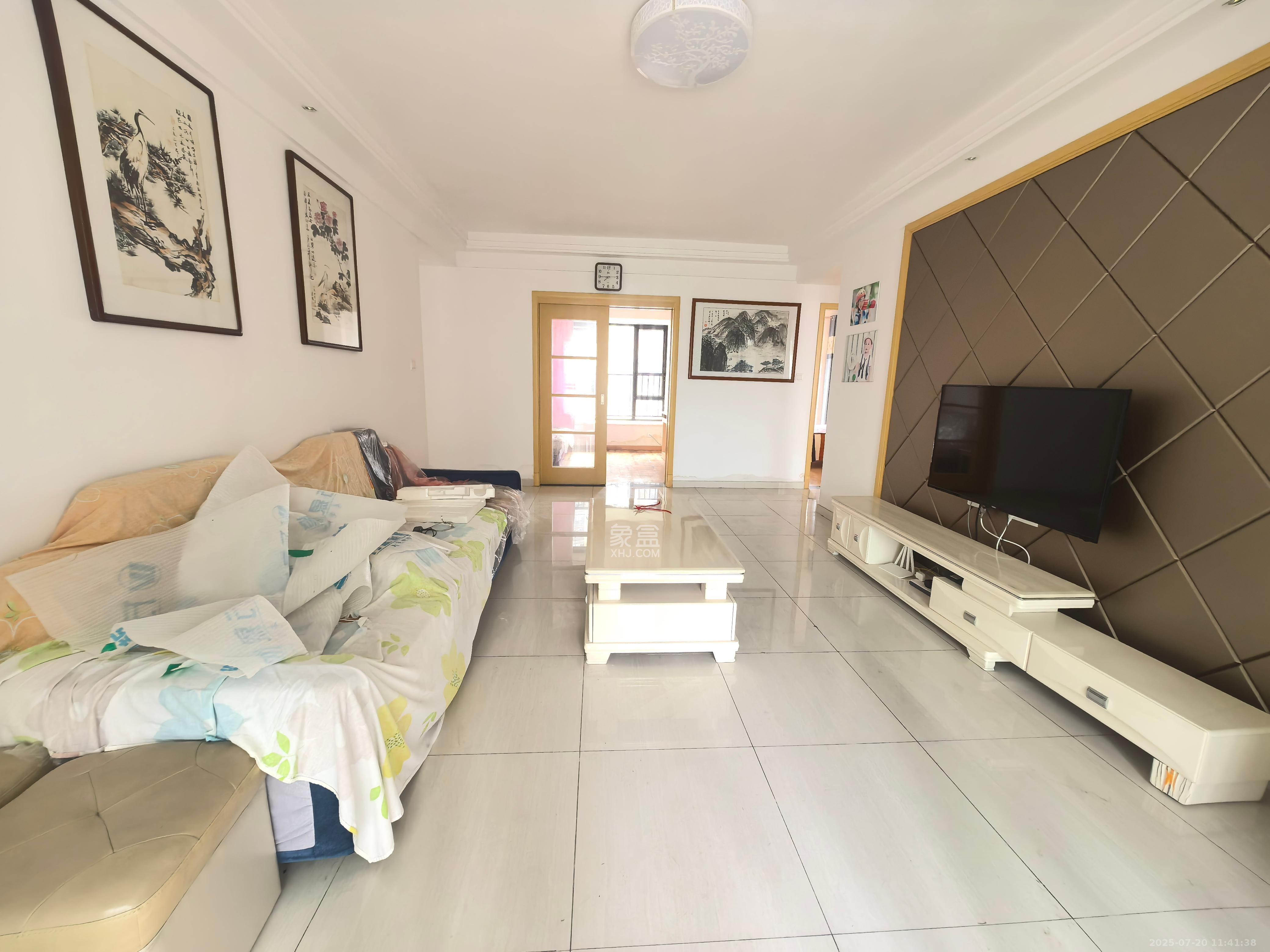 中海国际四期 3室2厅2卫 2200.0元/月 中海国际四期 3室2厅2卫 2200.0元/月室内图