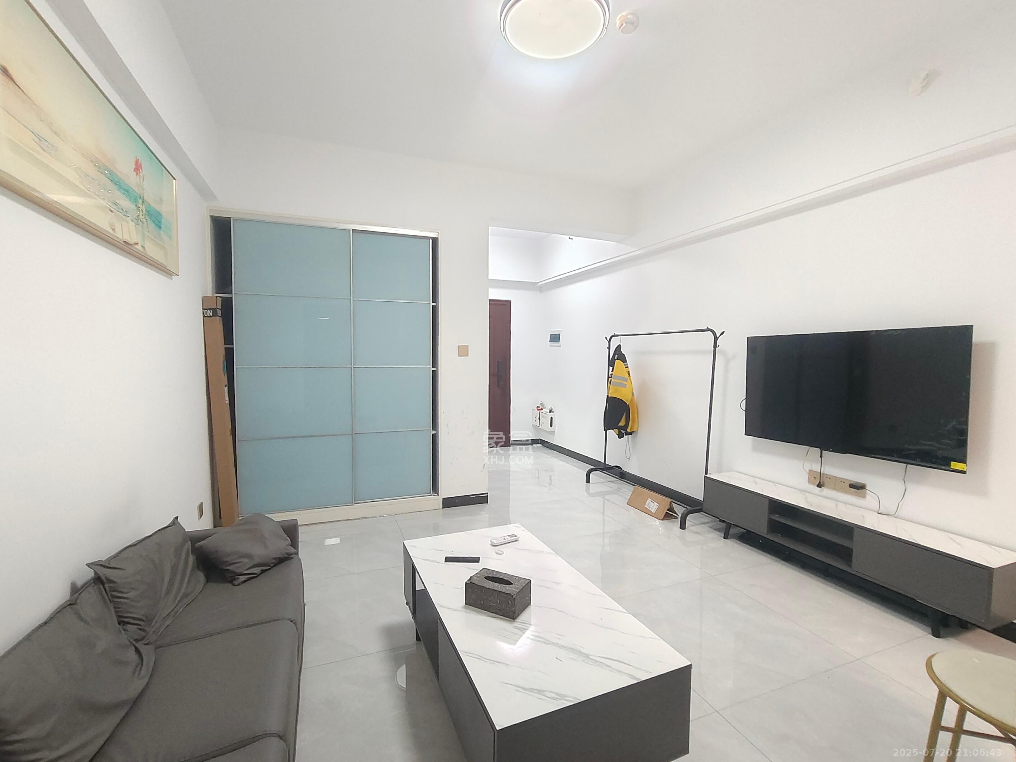 国储电脑城  1室1厅1卫    1500.0元/月室内图