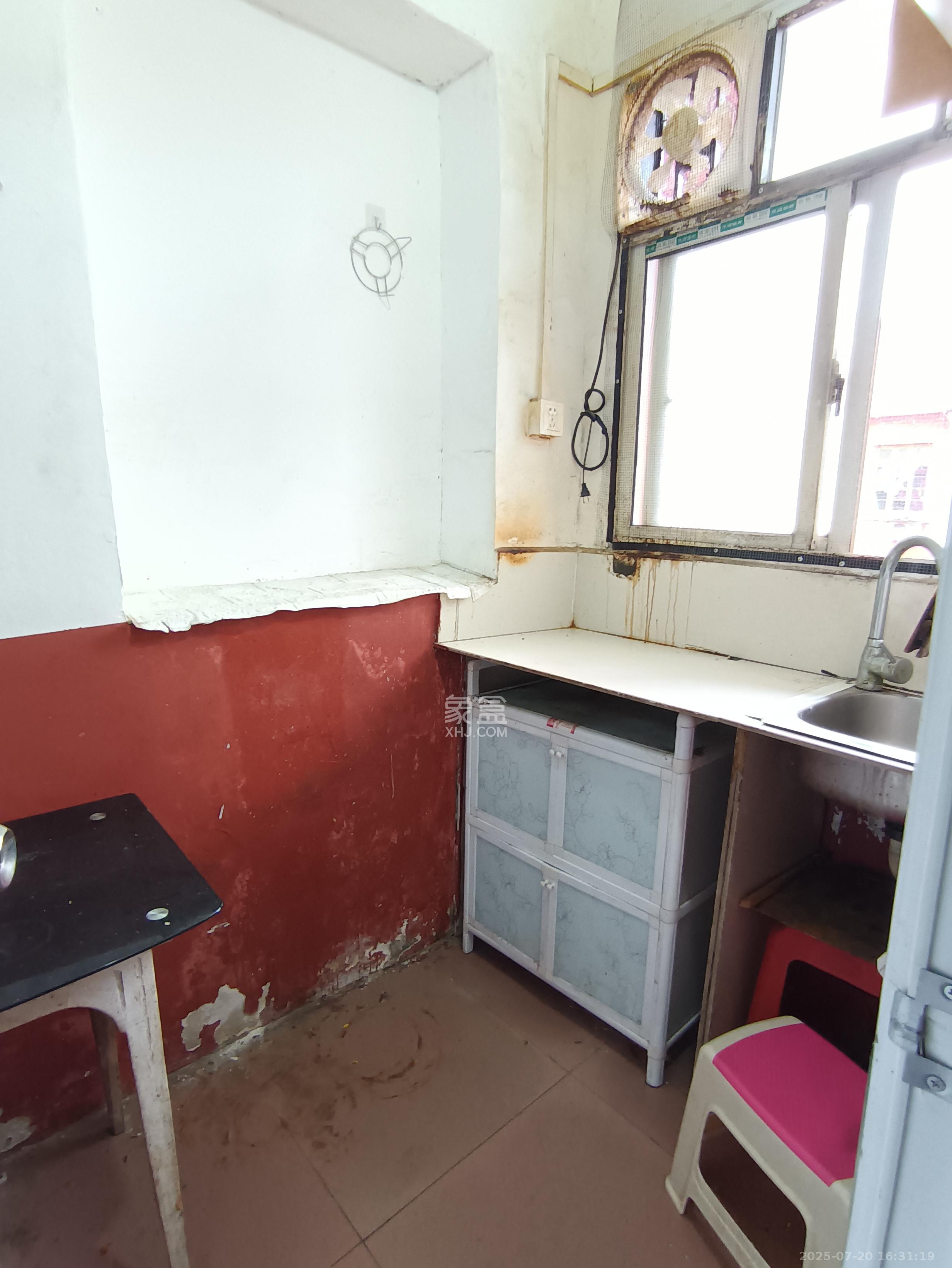 曙光小区 1室1厅1卫 900.0元/月 曙光小区 1室1厅1卫 900.0元/月室内图