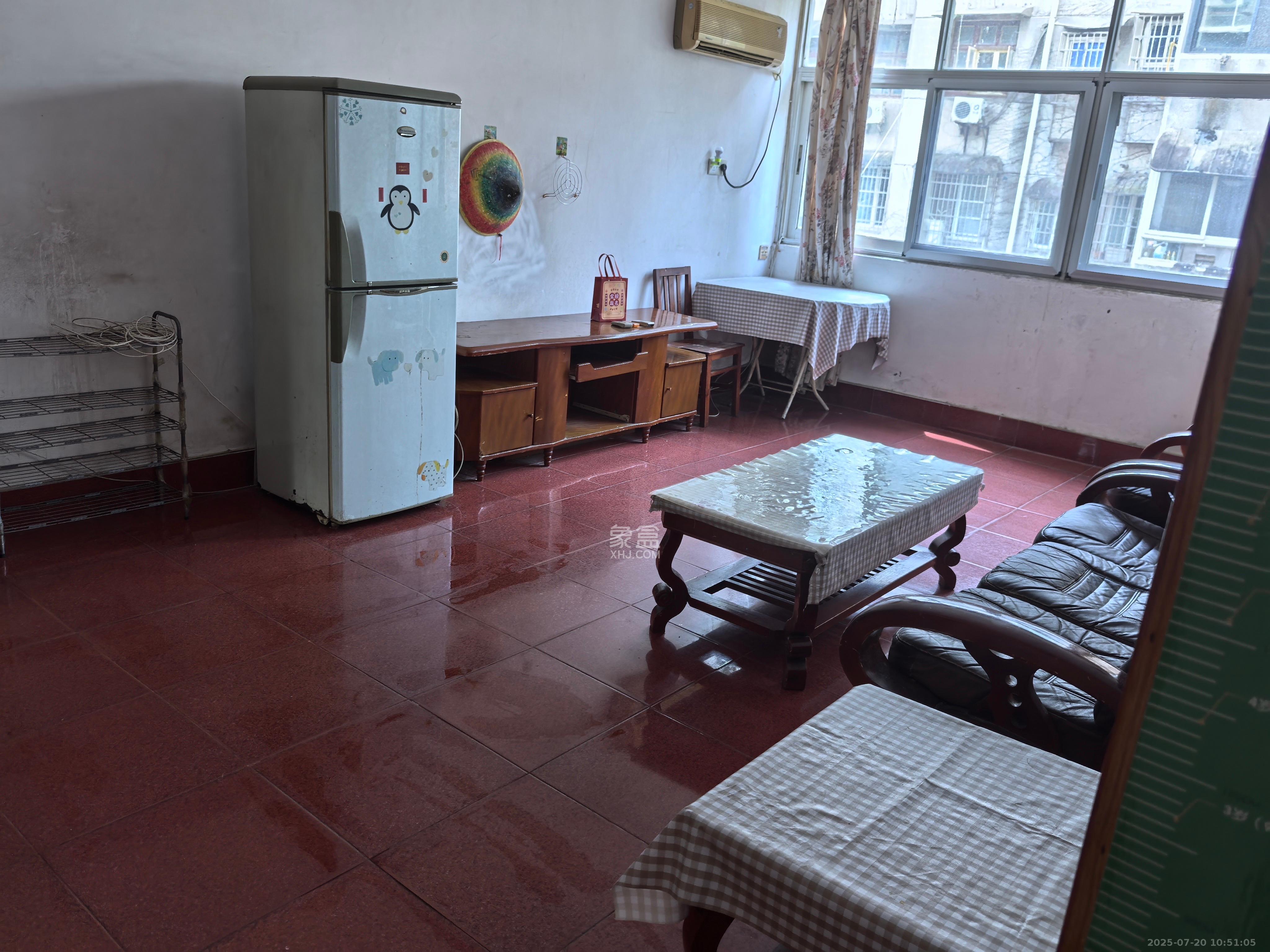 梅岭村  3室2厅1卫    1600.0元/月室内图