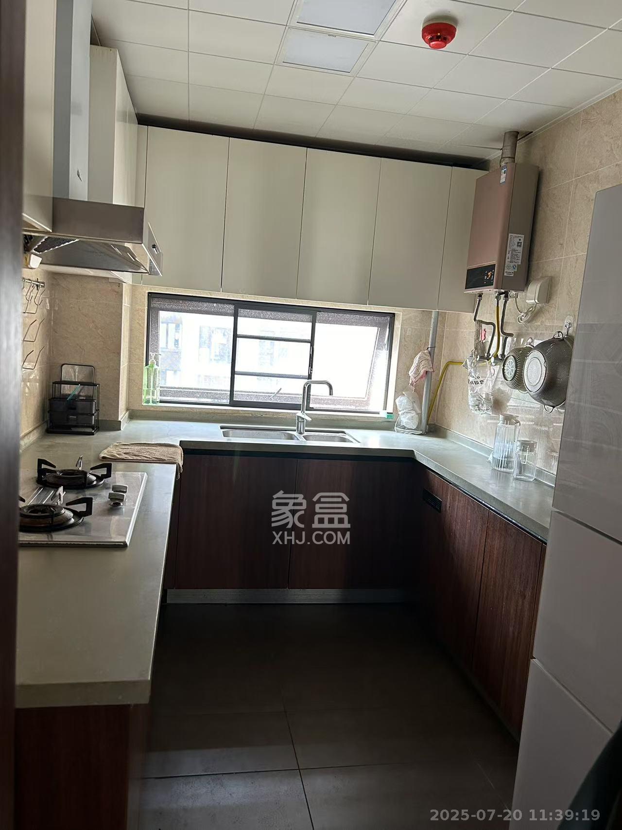 万科里梅溪郡  4室2厅2卫   3300.00元/月室内图