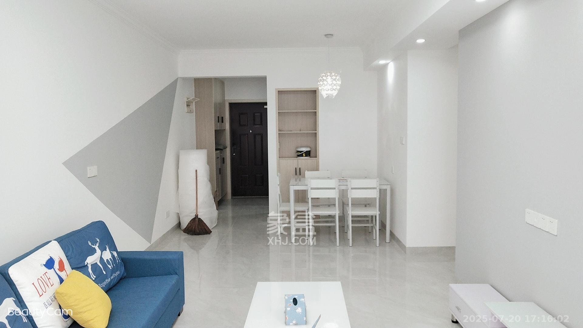 保利大都汇一期、二期  3室2厅2卫    2600.0元/月室内图