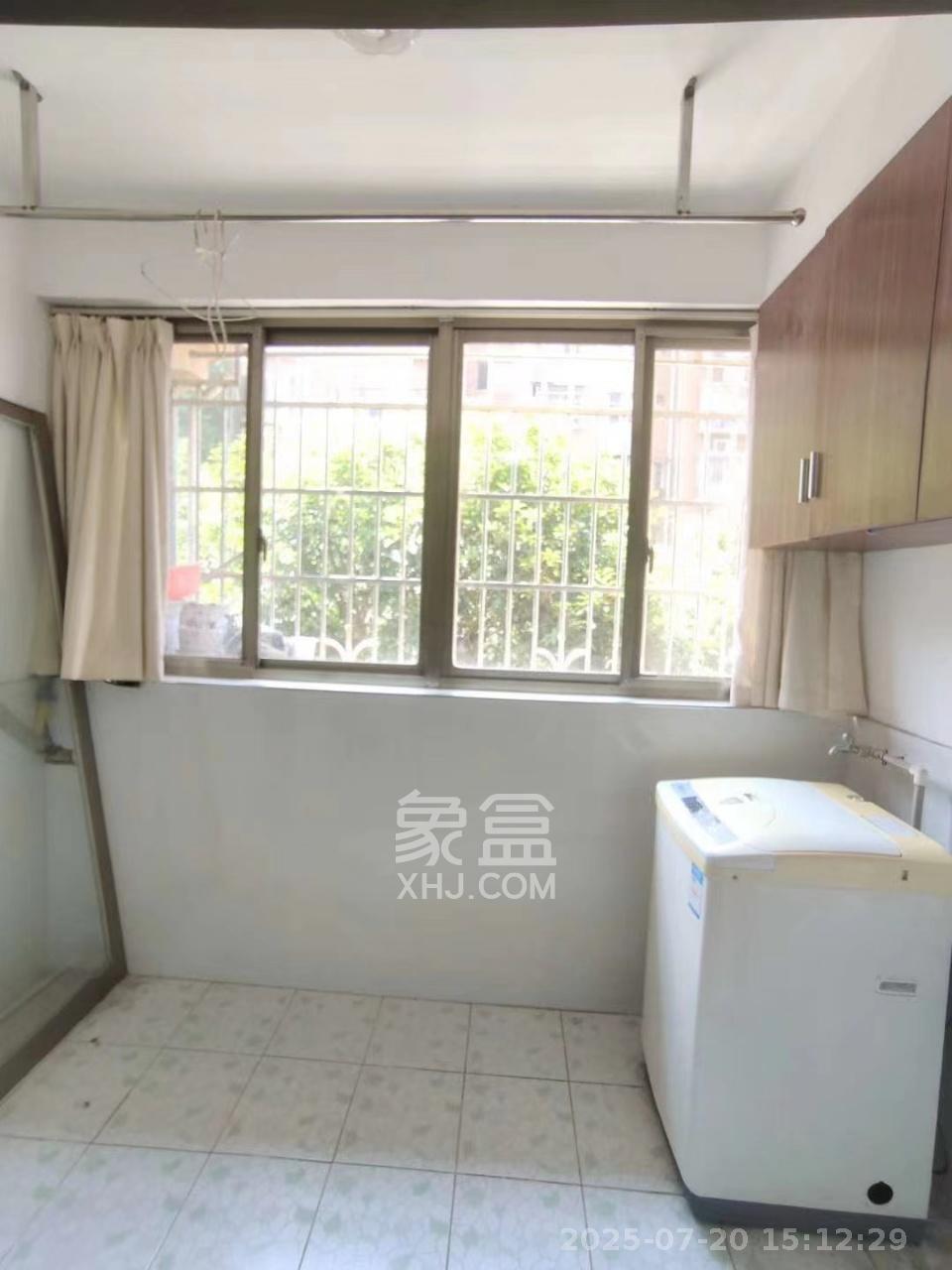 涉外花园 3室2厅2卫 2000.0元/月 涉外花园 3室2厅2卫 2000.0元/月室内图