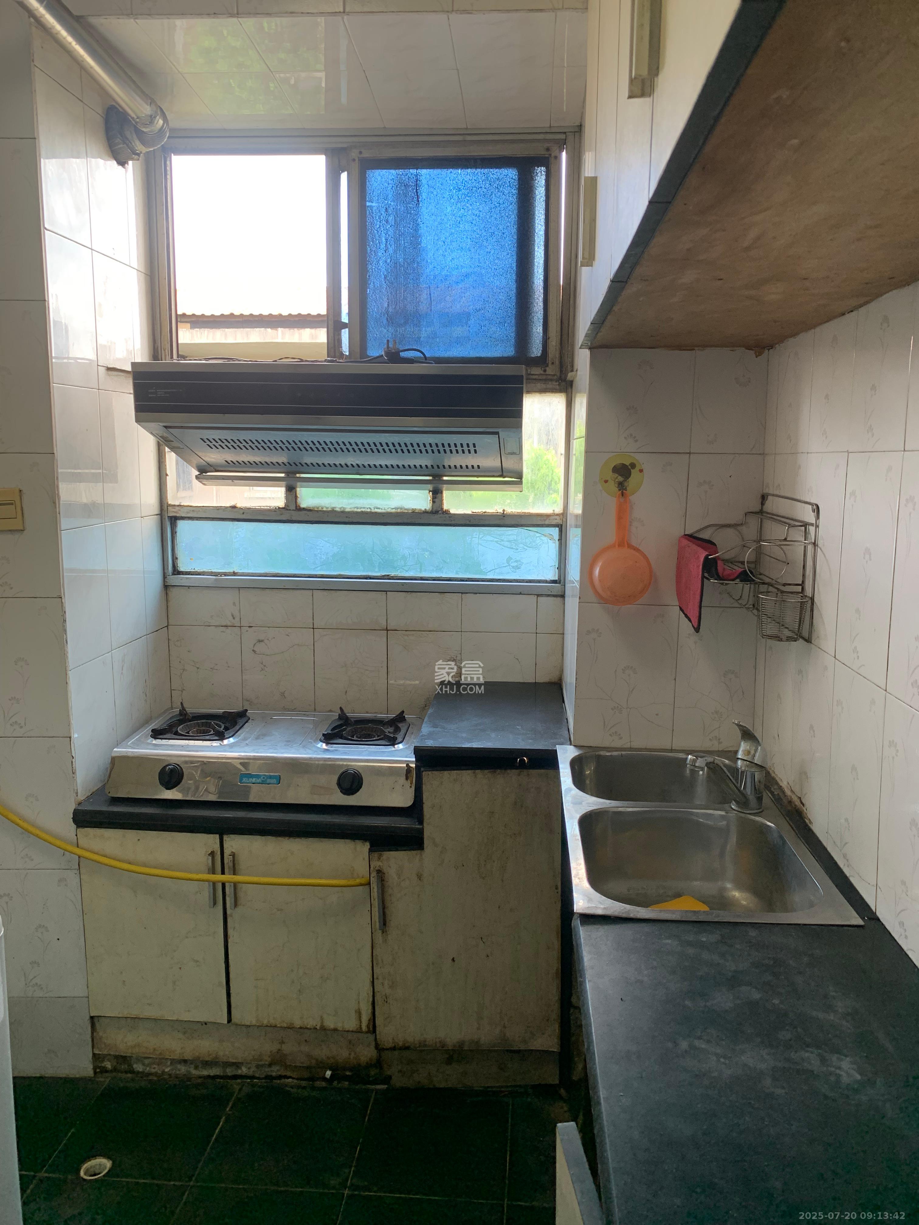 文艺新村 1室1厅1卫 1300.0元/月 文艺新村 1室1厅1卫 1300.0元/月室内图