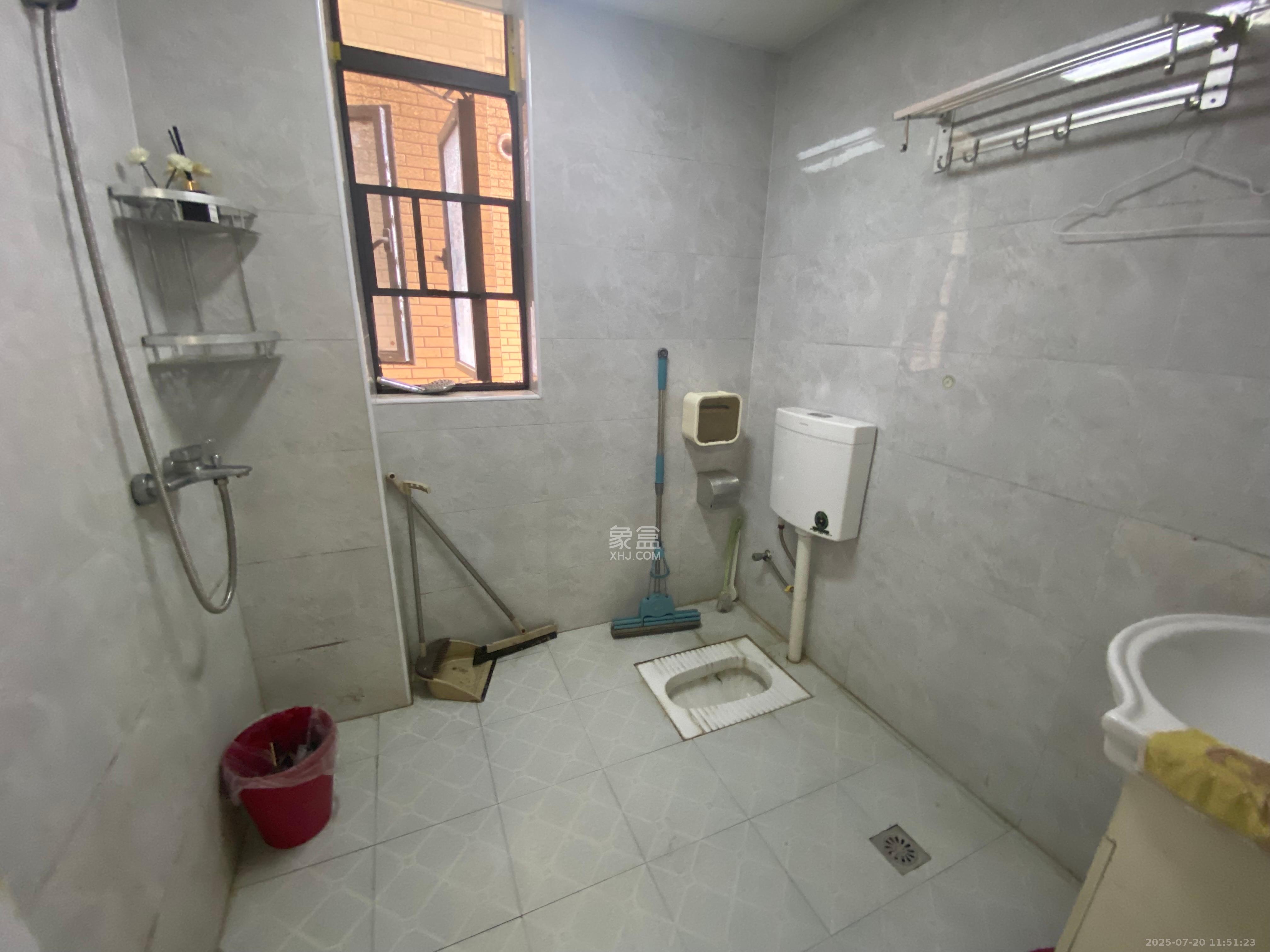 中国铁建国际城二期 2室2厅1卫 1600.0元/月 中国铁建国际城二期 2室2厅1卫 1600.0元/月室内图