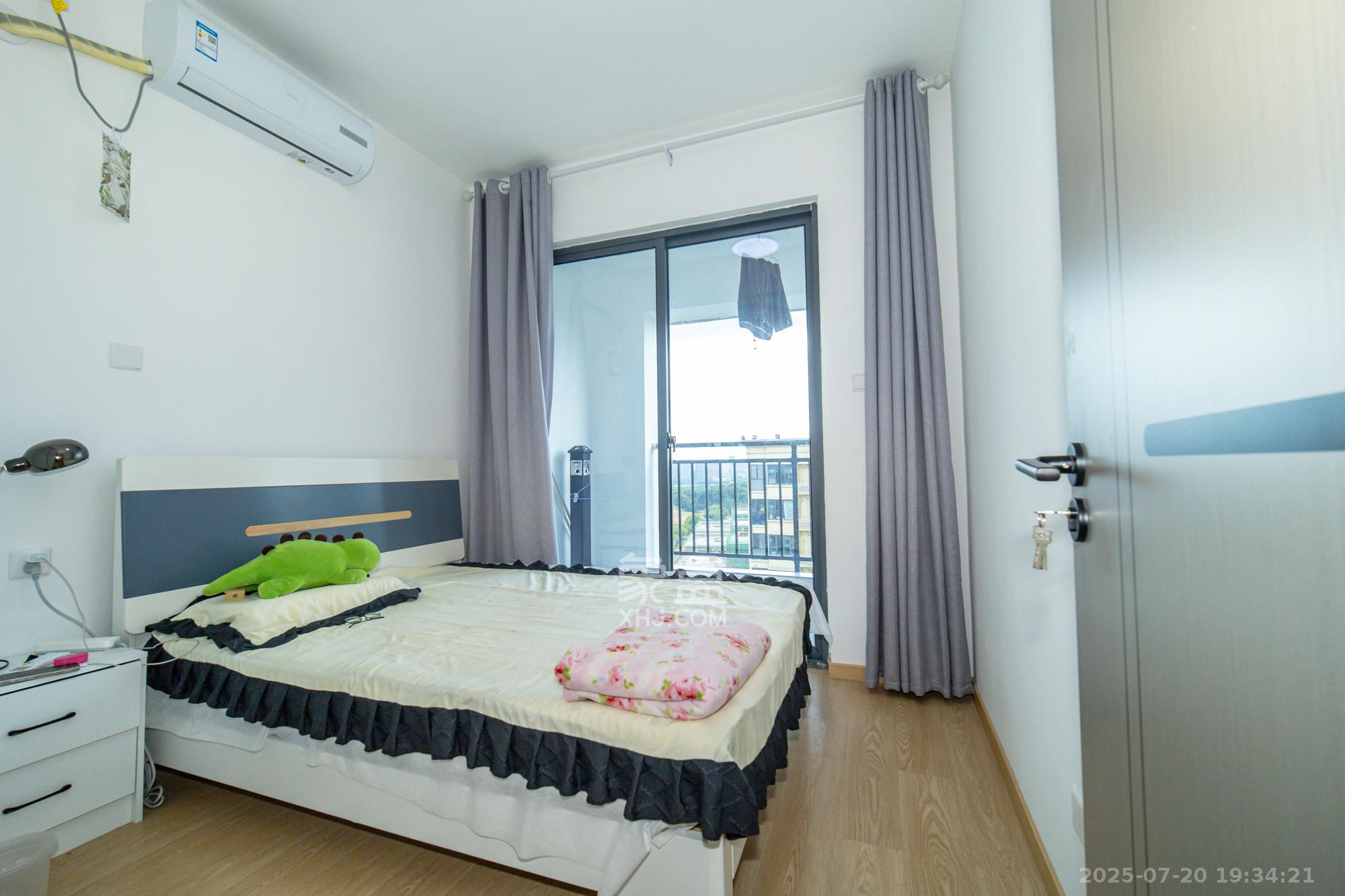 九玺铭城(九玺华府) 3室2厅2卫 99.0万 九玺铭城(九玺华府) 3室2厅2卫 99.0万卧室