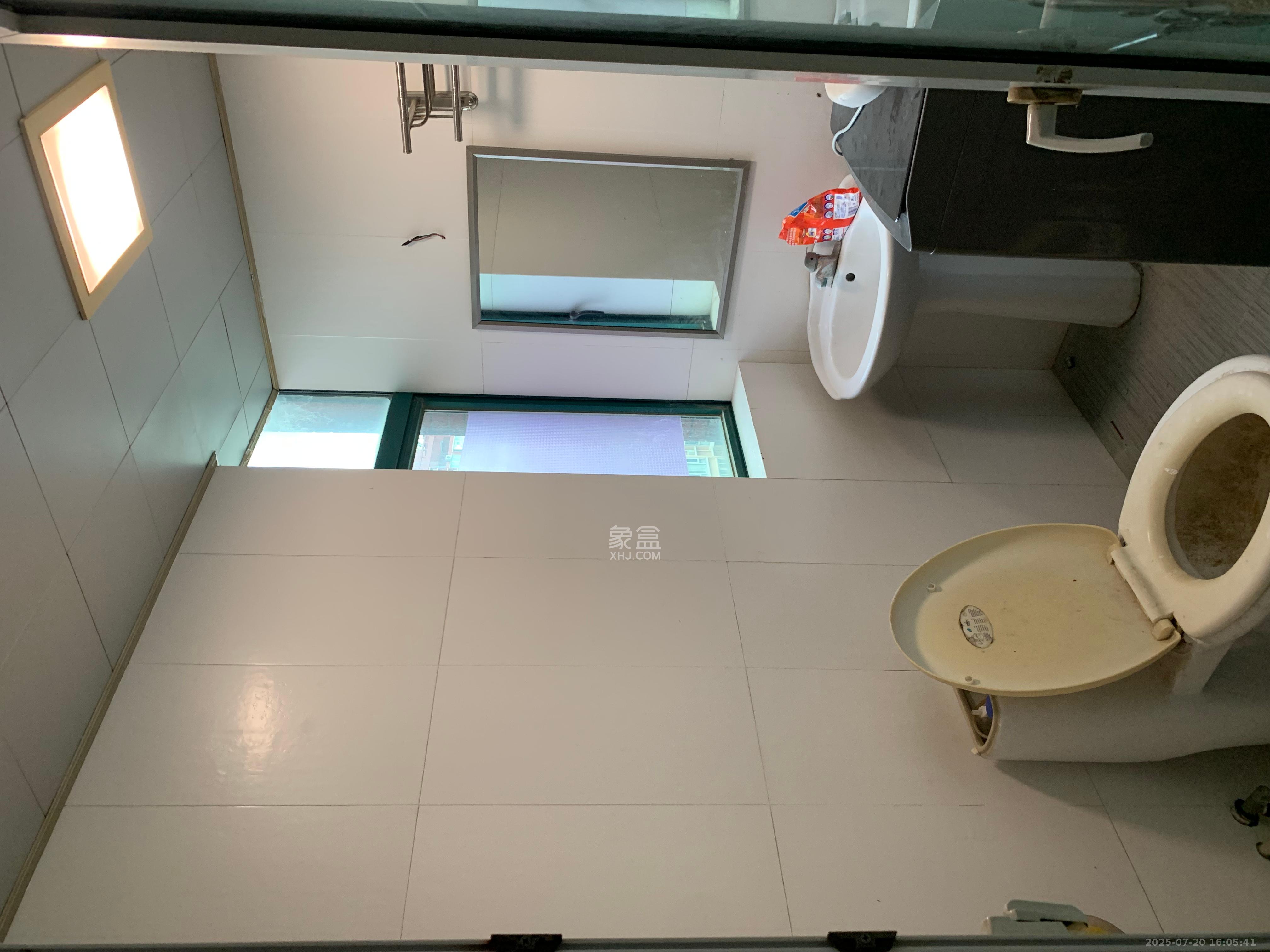 湘府东苑  3室2厅2卫    2500.0元/月 湘府东苑  3室2厅2卫    2500.0元/月室内图