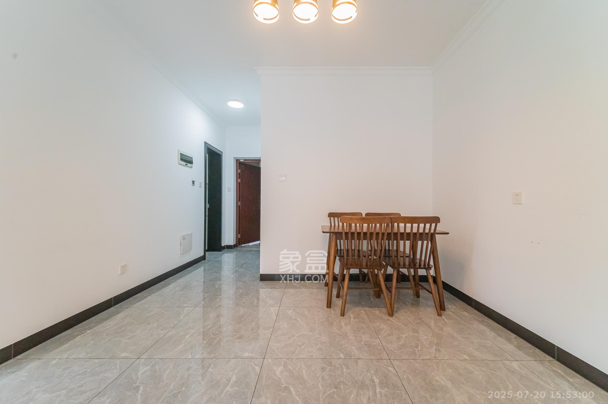 国泰九龙湾  2室2厅1卫    63.8万 国泰九龙湾  2室2厅1卫    63.8万客厅