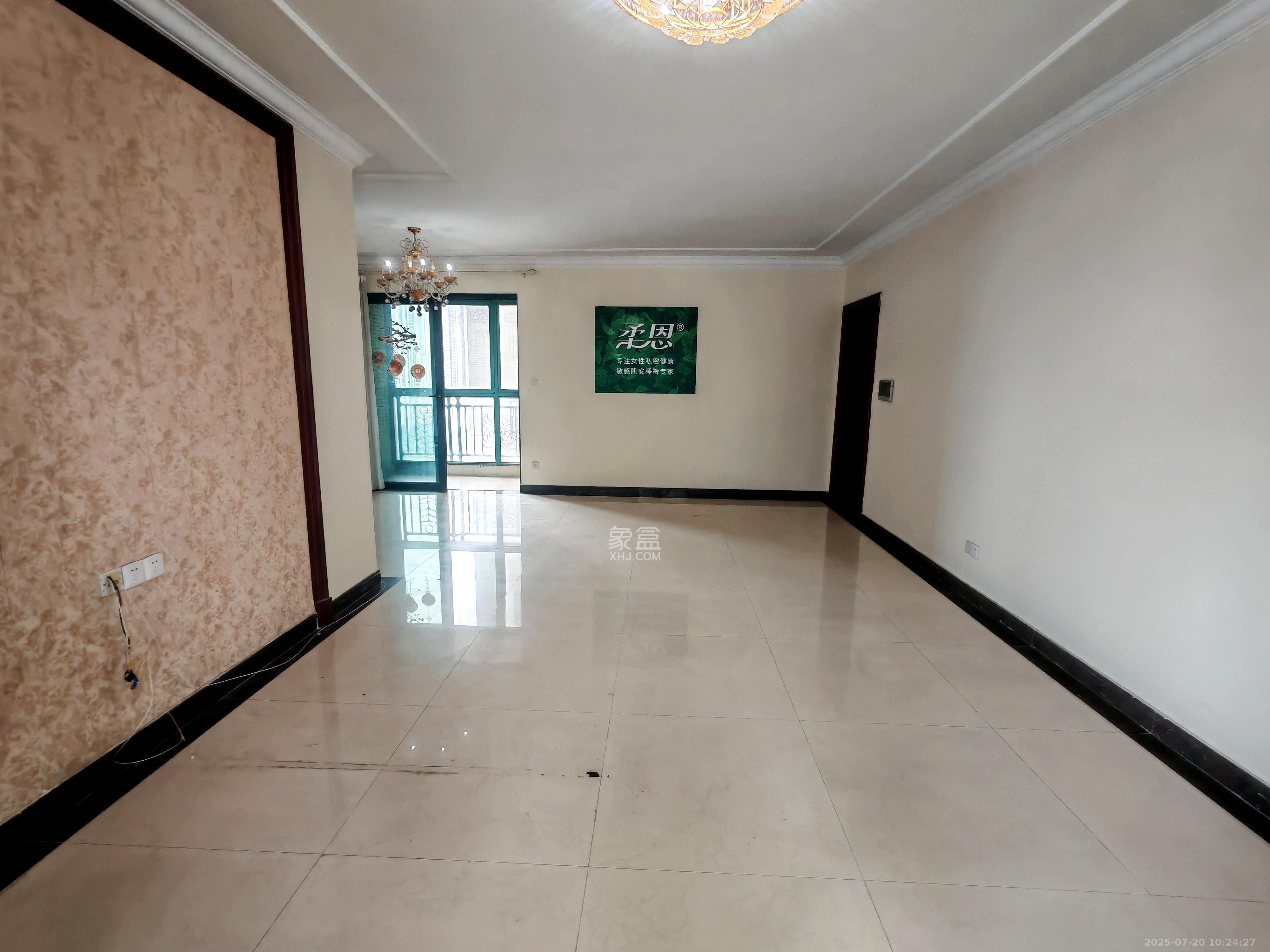 恒大御景湾 4室2厅2卫 3500.0元/月 恒大御景湾 4室2厅2卫 3500.0元/月室内图