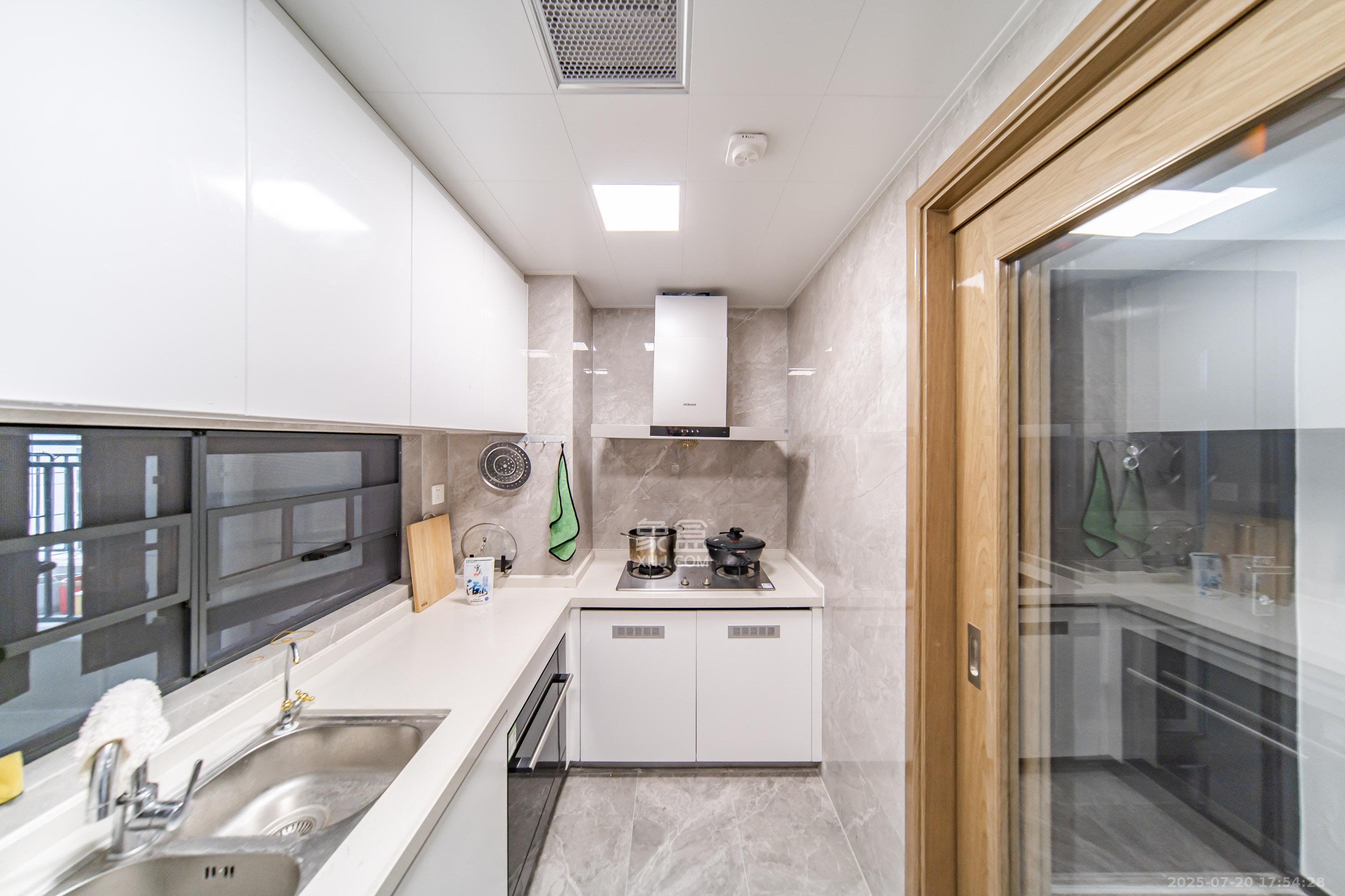 保利天汇 3室2厅2卫 132.0万 保利天汇 3室2厅2卫 132.0万厨房