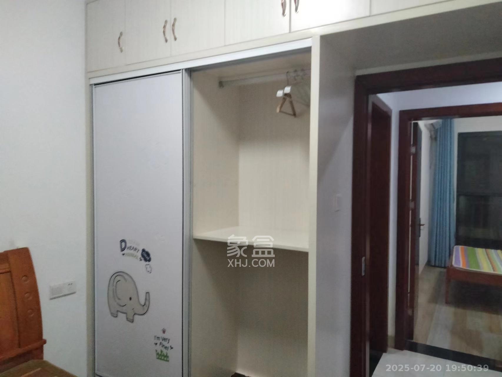 中建芙蓉嘉苑 3室2厅2卫 2100.0元/月 中建芙蓉嘉苑 3室2厅2卫 2100.0元/月室内图