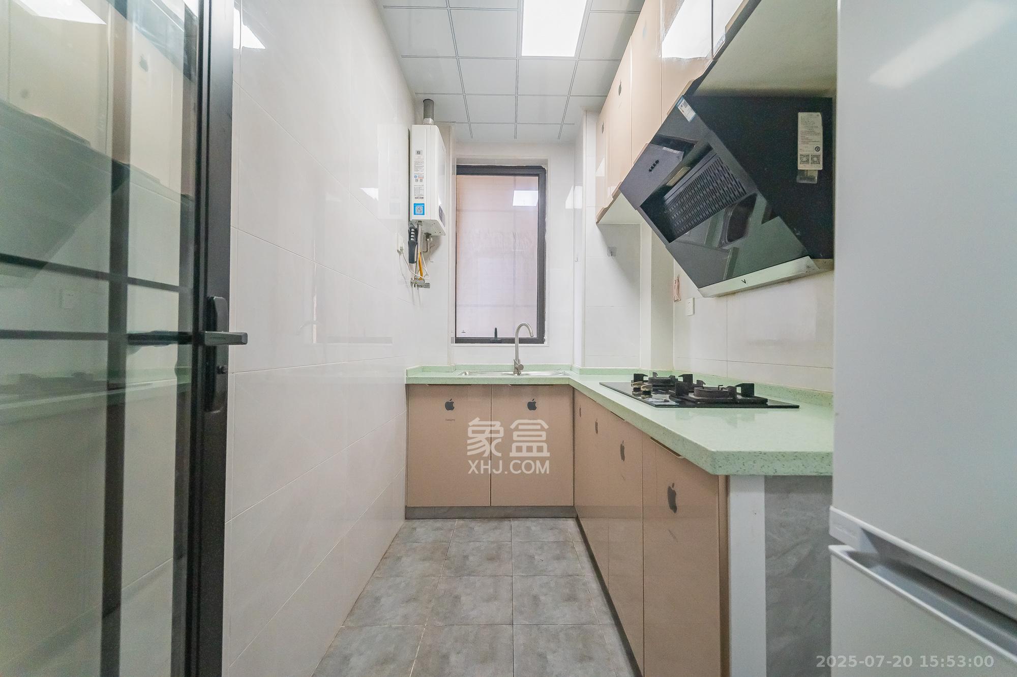 国泰九龙湾  2室2厅1卫    63.8万 国泰九龙湾  2室2厅1卫    63.8万厨房