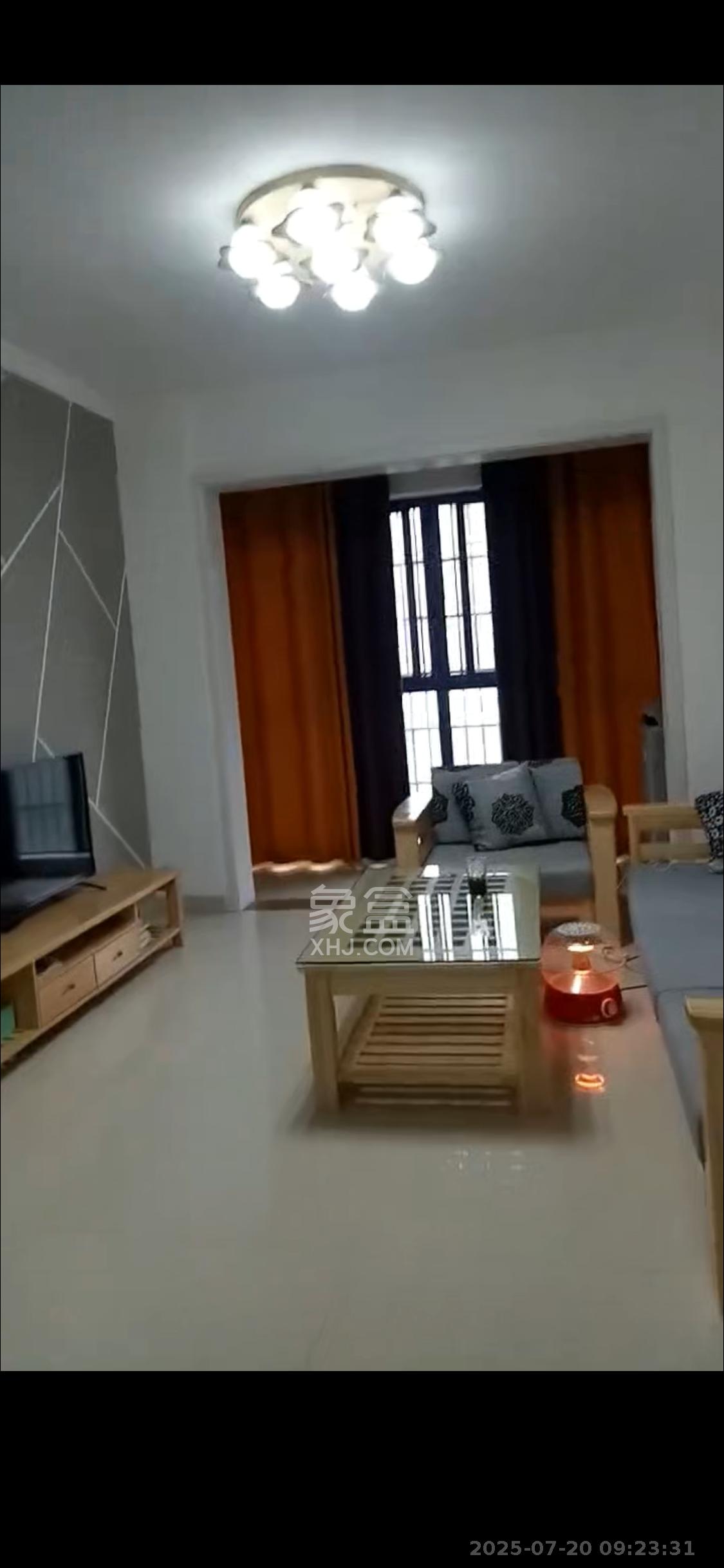 方略城市广场 2室2厅1卫 2100.0元/月 方略城市广场 2室2厅1卫 2100.0元/月室内图