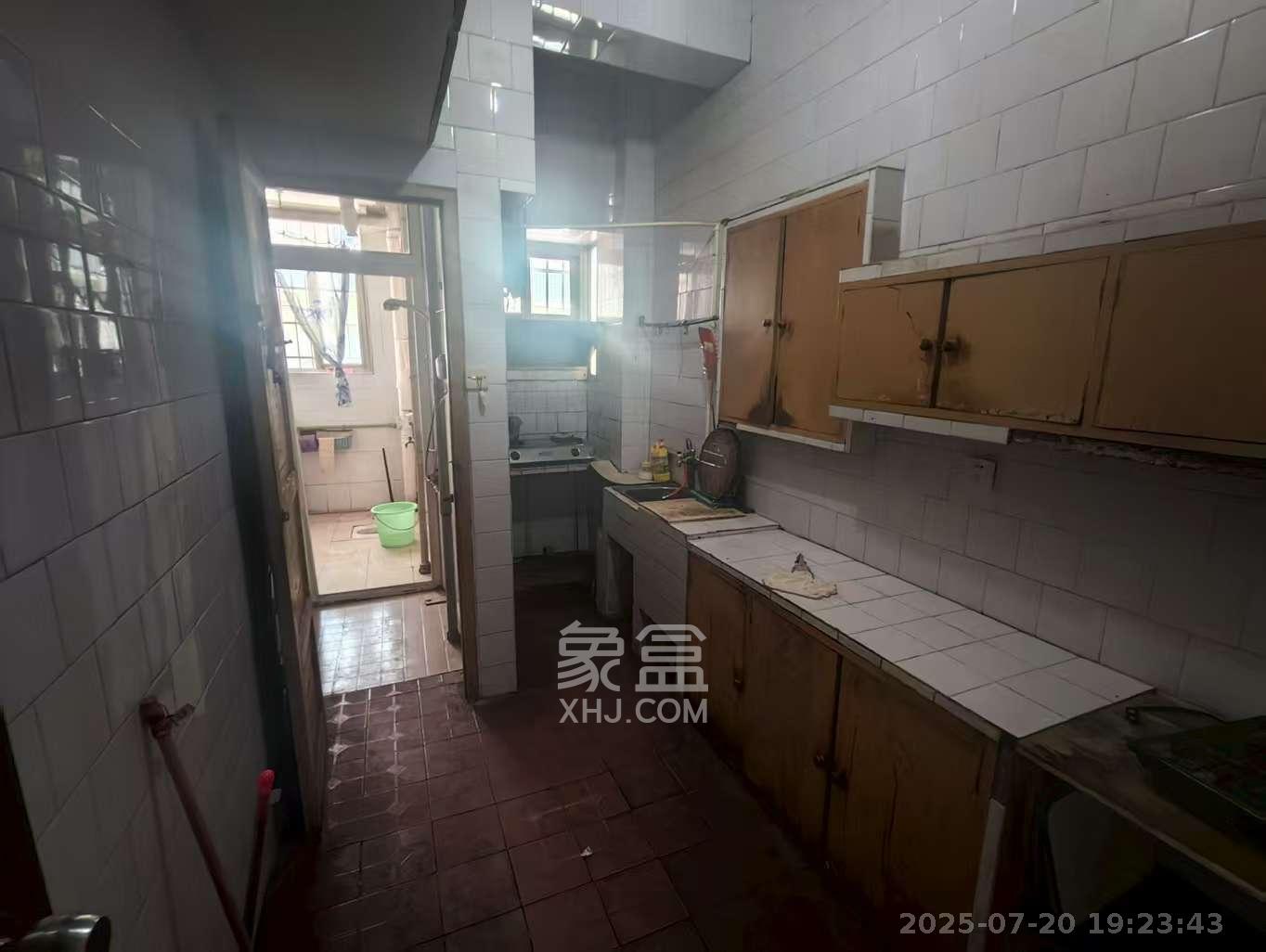 省水院宿舍 3室2厅1卫 2100.0元/月 省水院宿舍 3室2厅1卫 2100.0元/月室内图