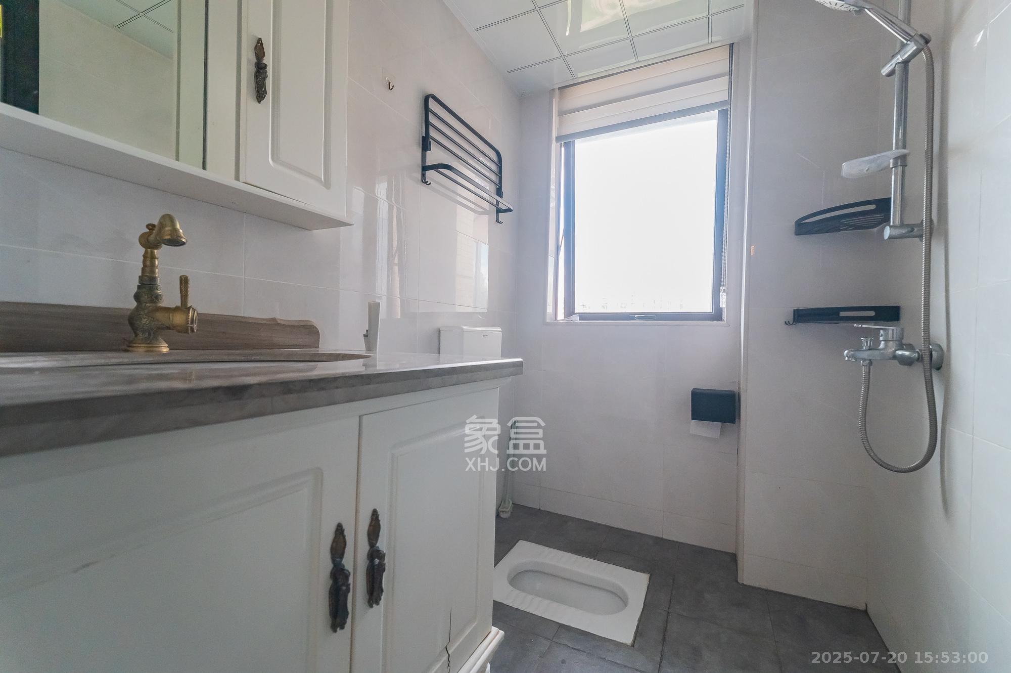 国泰九龙湾  2室2厅1卫    63.8万 国泰九龙湾  2室2厅1卫    63.8万卫生间